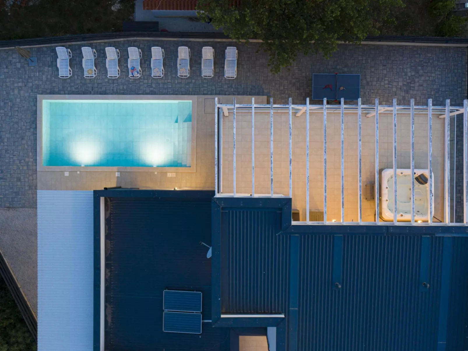 Villa Luna mit Pool, Sauna, Whirlpool, Tennisplatz-Binnen