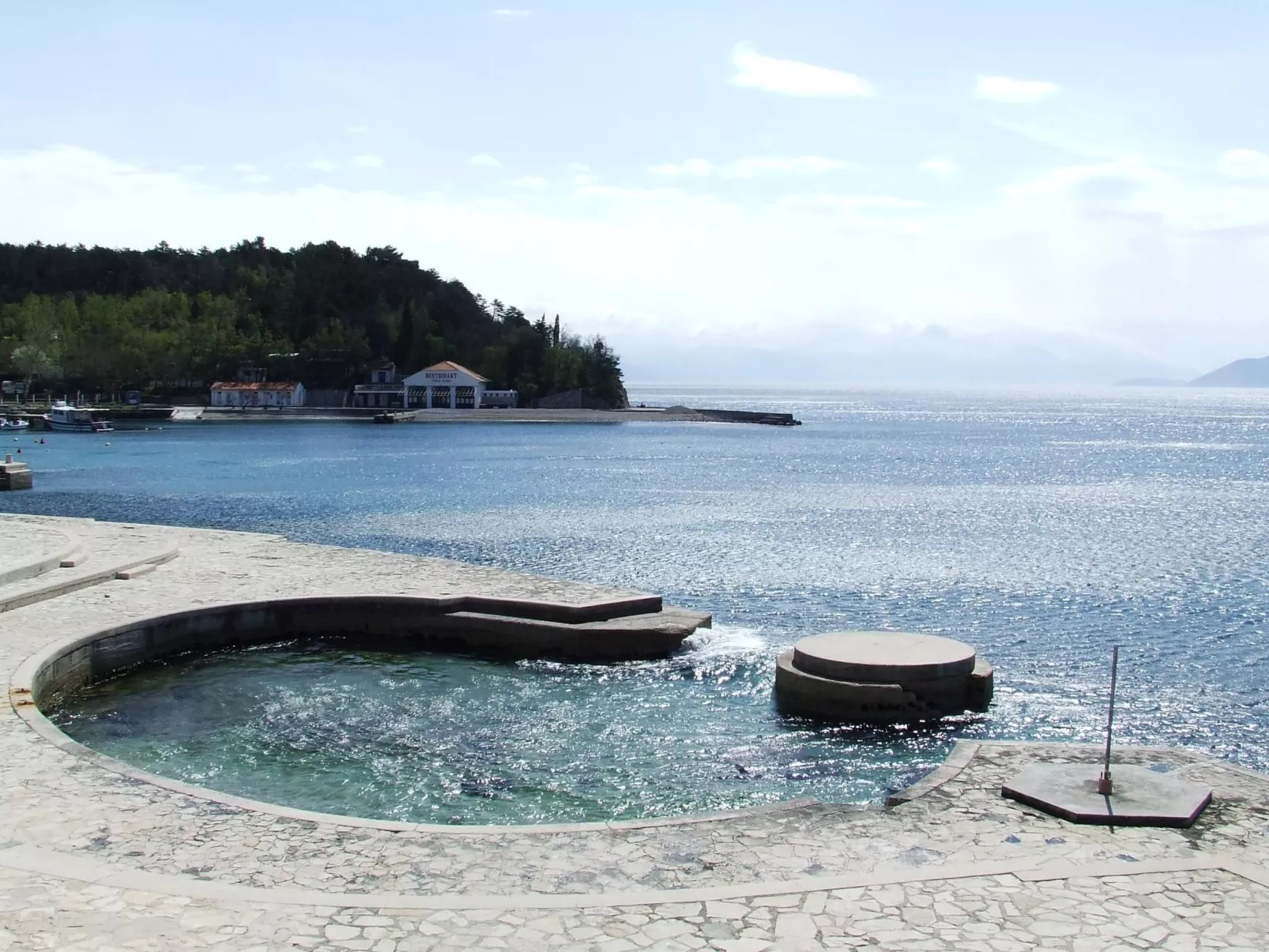 Mit Balkon für drei Personen-Image-tags.info