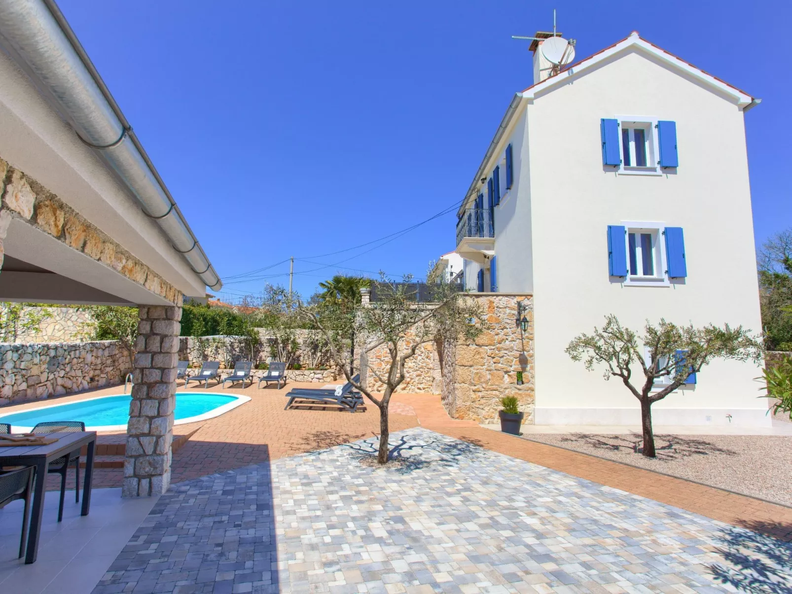 Steinvilla Margaret mit Pool und besonderem Flair