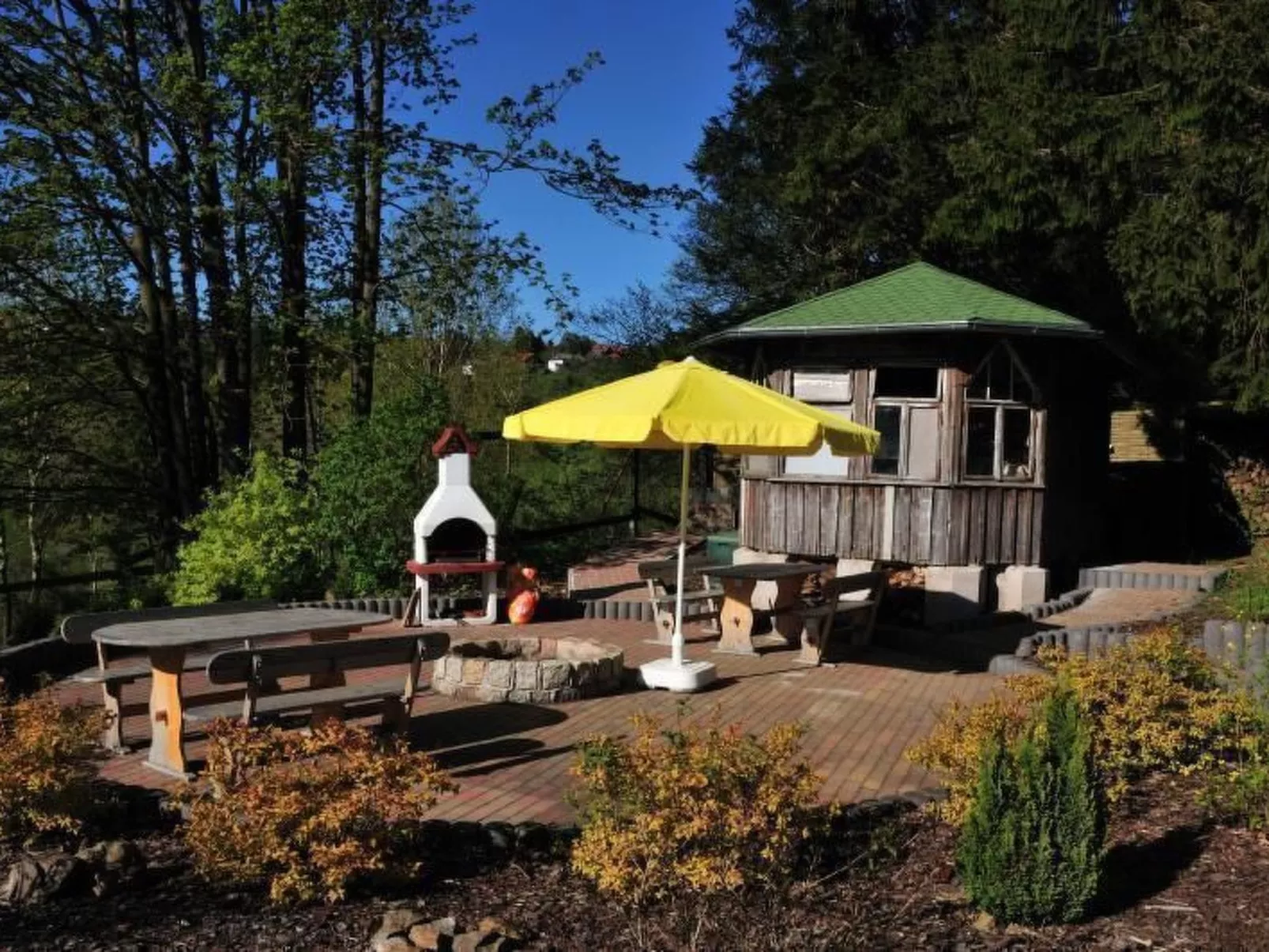 Mit Spielplatz, Garten und Fernsicht-Buiten