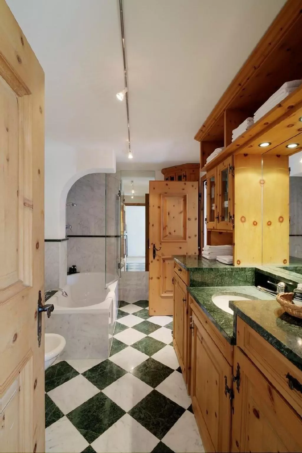 Chesarina Chalet-Binnen