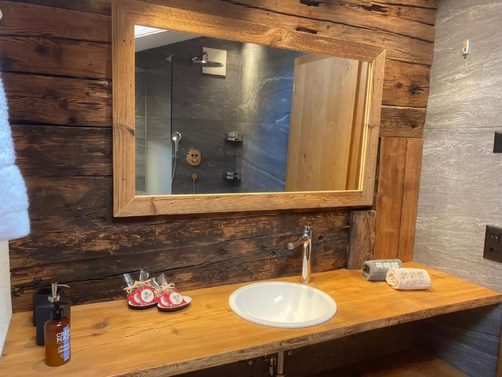 Chalet Brünig mit zwei Wohnungen-Binnen