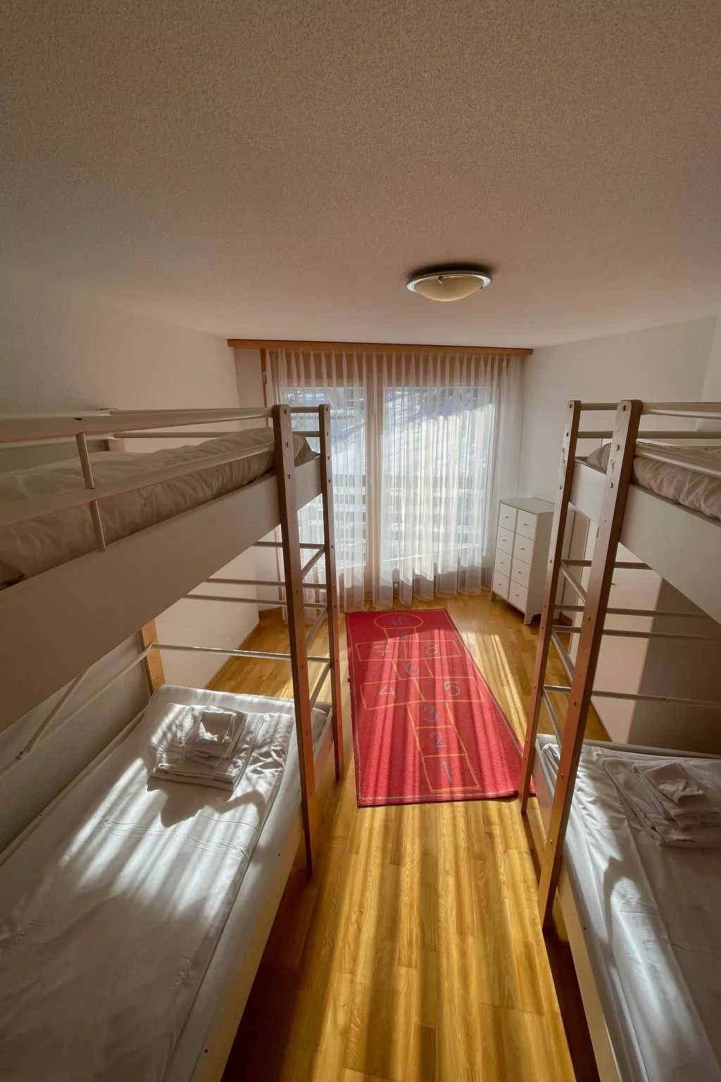 Nollen 6-Bett-Wohnung-Image-tags.info