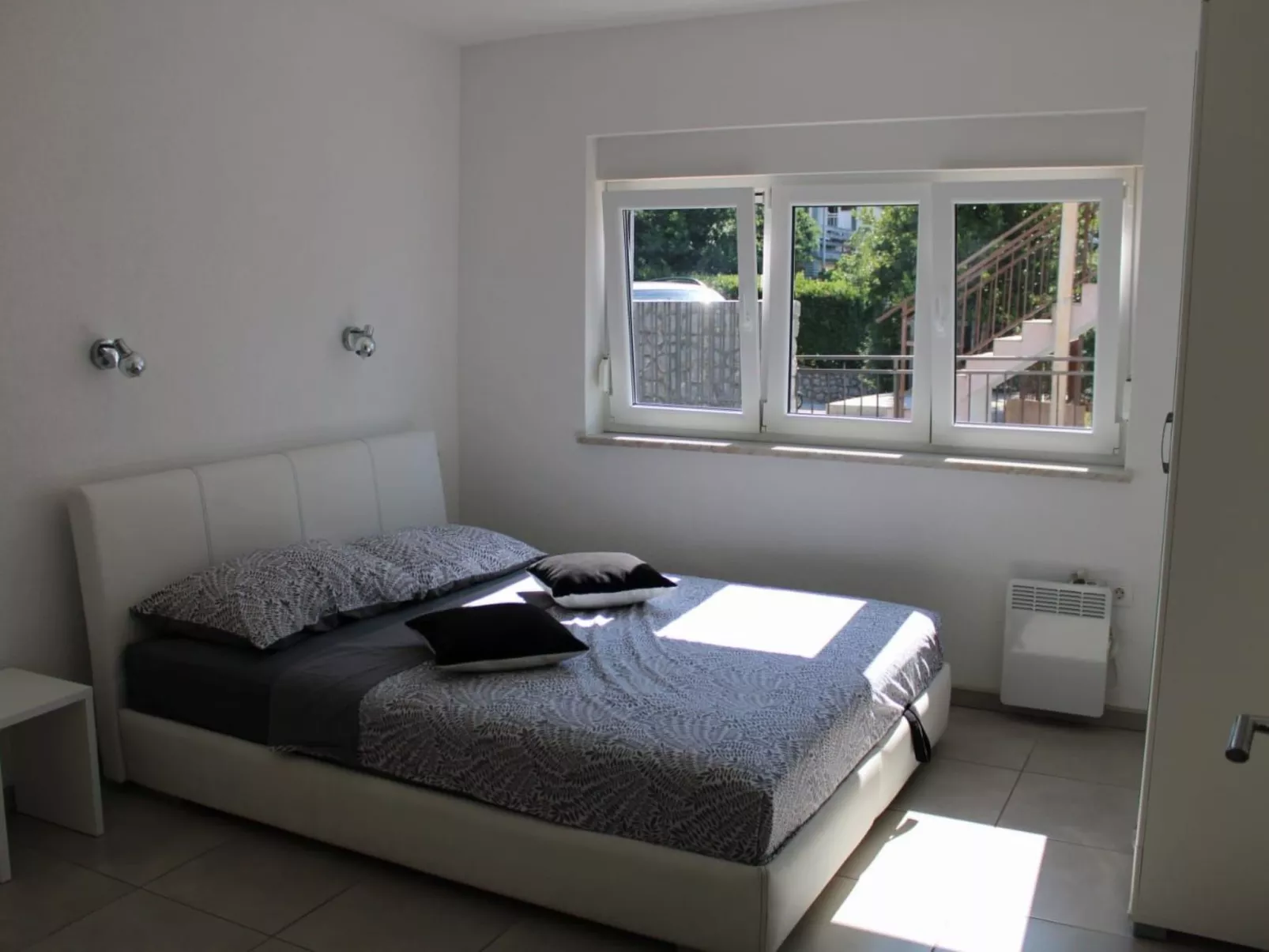 Appartement mit Terrasse, Meerblick, Jacuzzi, Außenpool-Image-tags.info