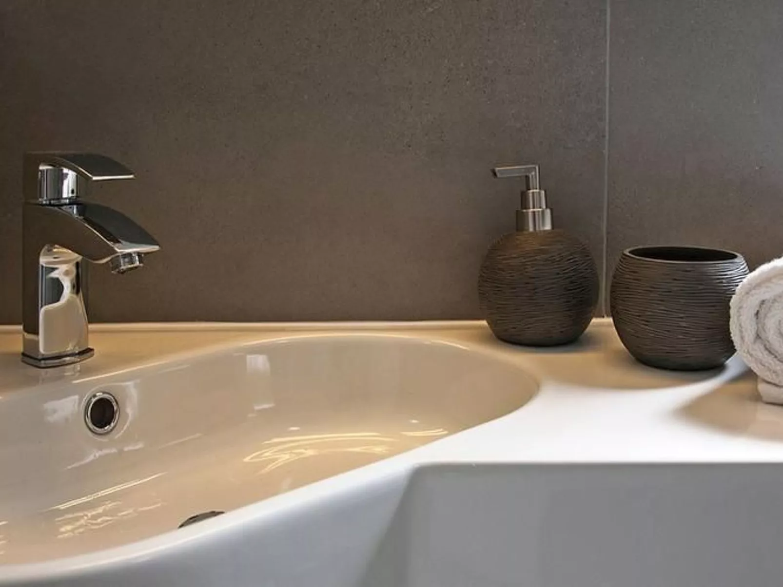 Villa Mosor mit beheiztem Salzwasserpool und Sauna-Binnen