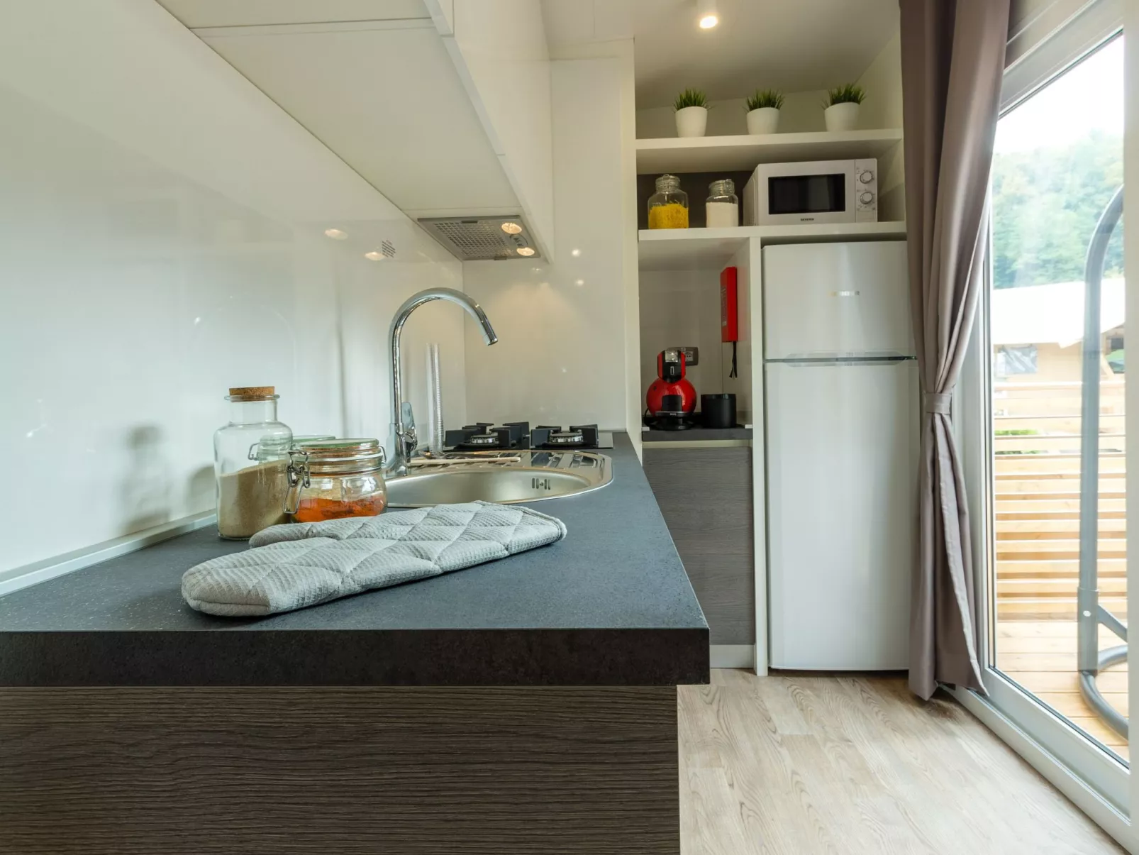 Mobilheim für 4 Erwachsene und 2 Kinder-Binnen