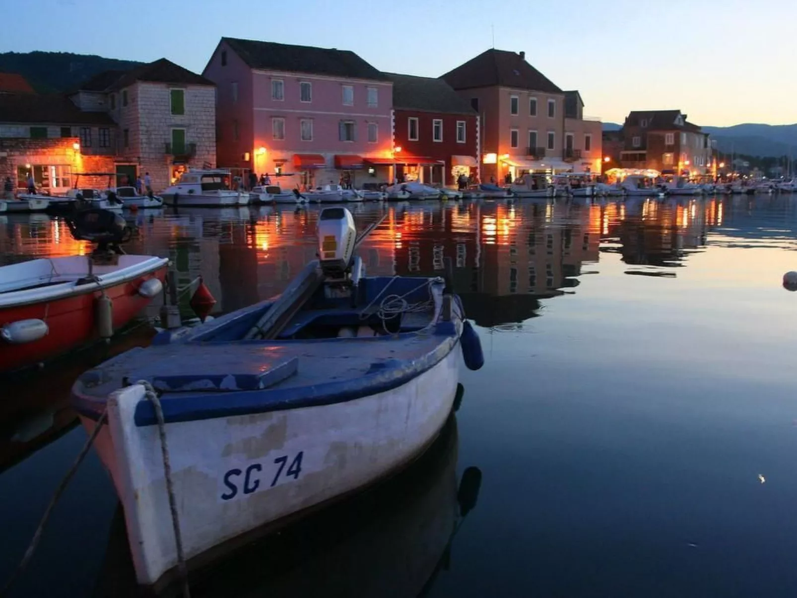 In Stari Grad-Buiten