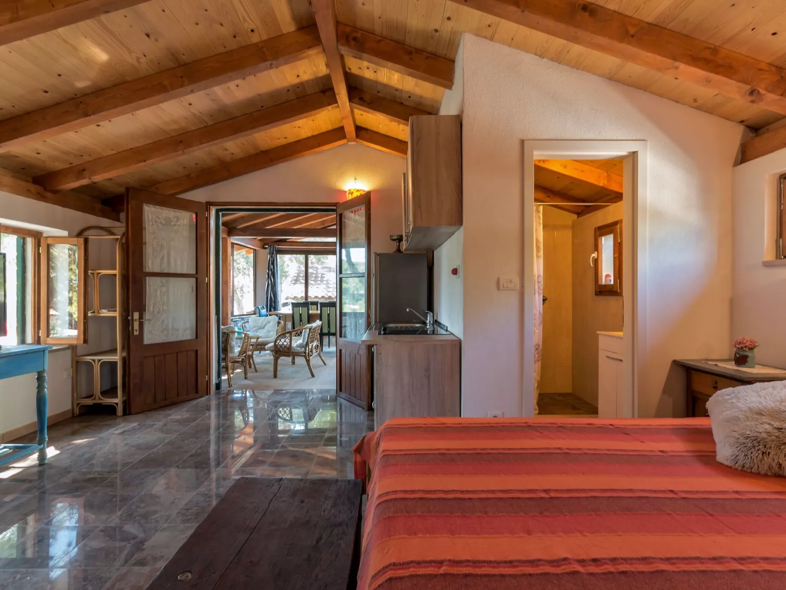 Hidden Heaven Private Resort - Beheizter Pool-Binnen