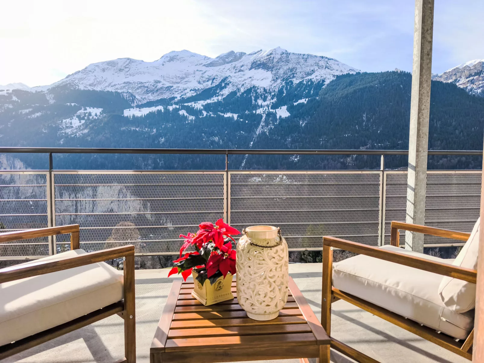 Silence, Apt. P-Buiten