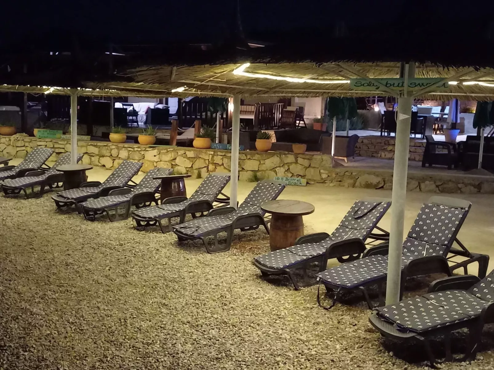 Strandhaus Lady - Ferienanlage Bain, Žut - Kornati-Image-tags.info