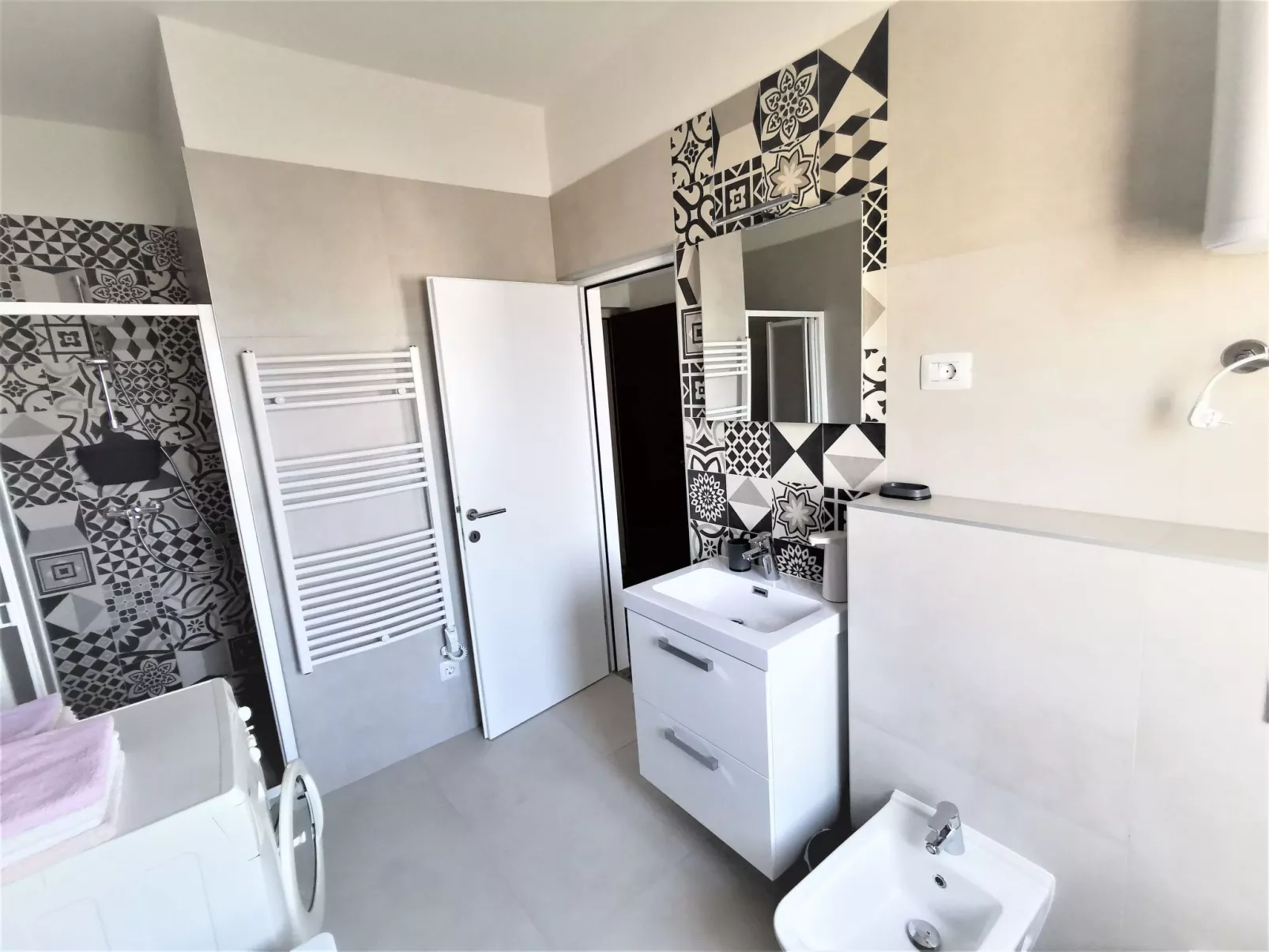 Mit privater Terrasse-Binnen