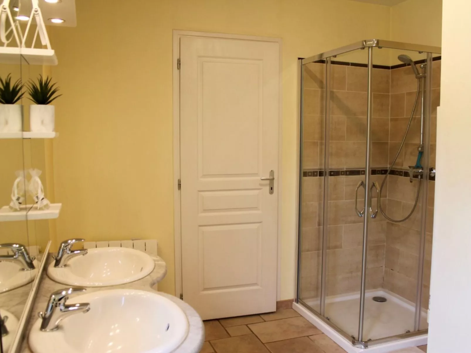 Für 6 Pers. mit eigenem Teich-Binnen