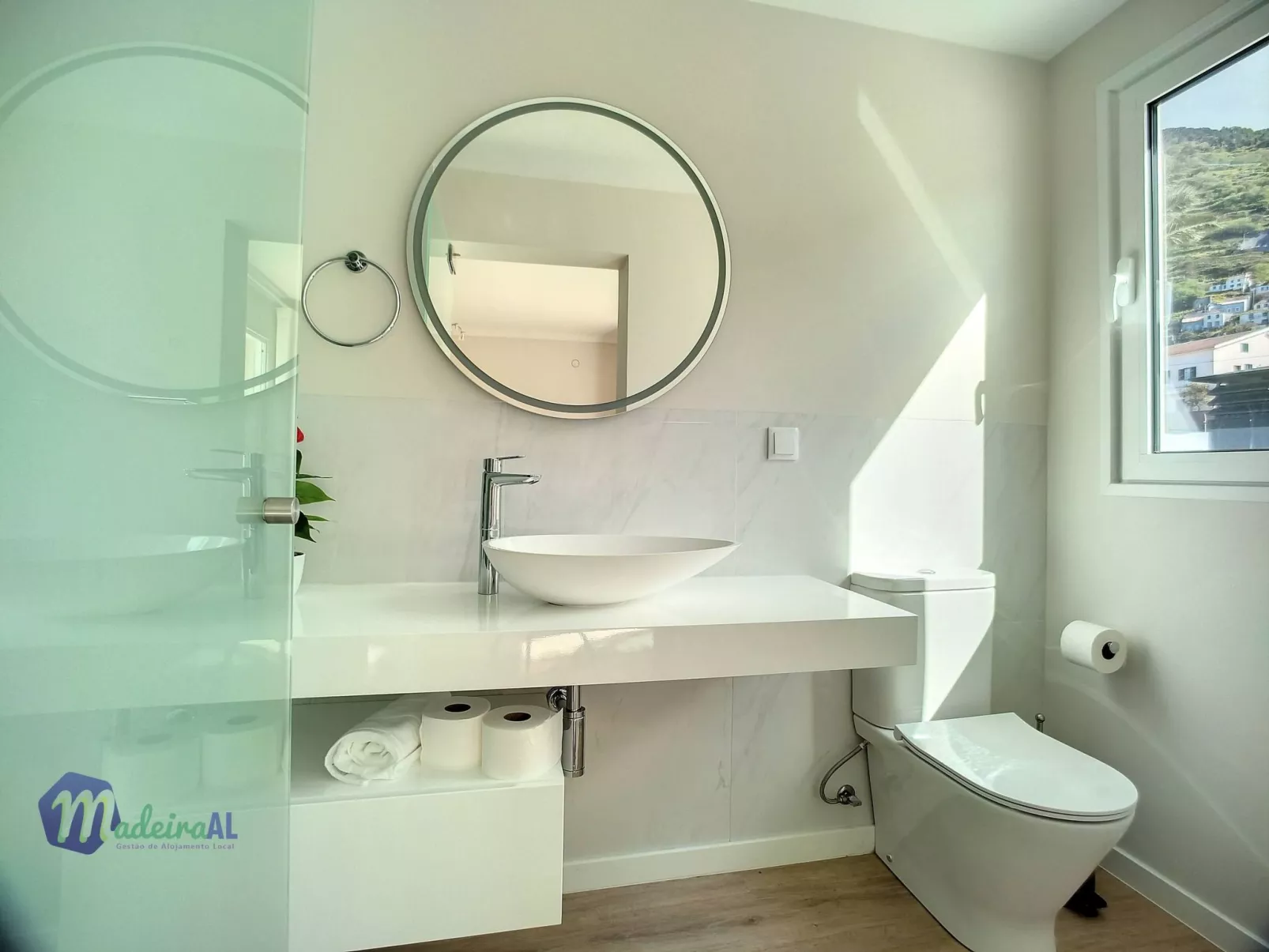 PEARLS BEACH VILLA-Binnen