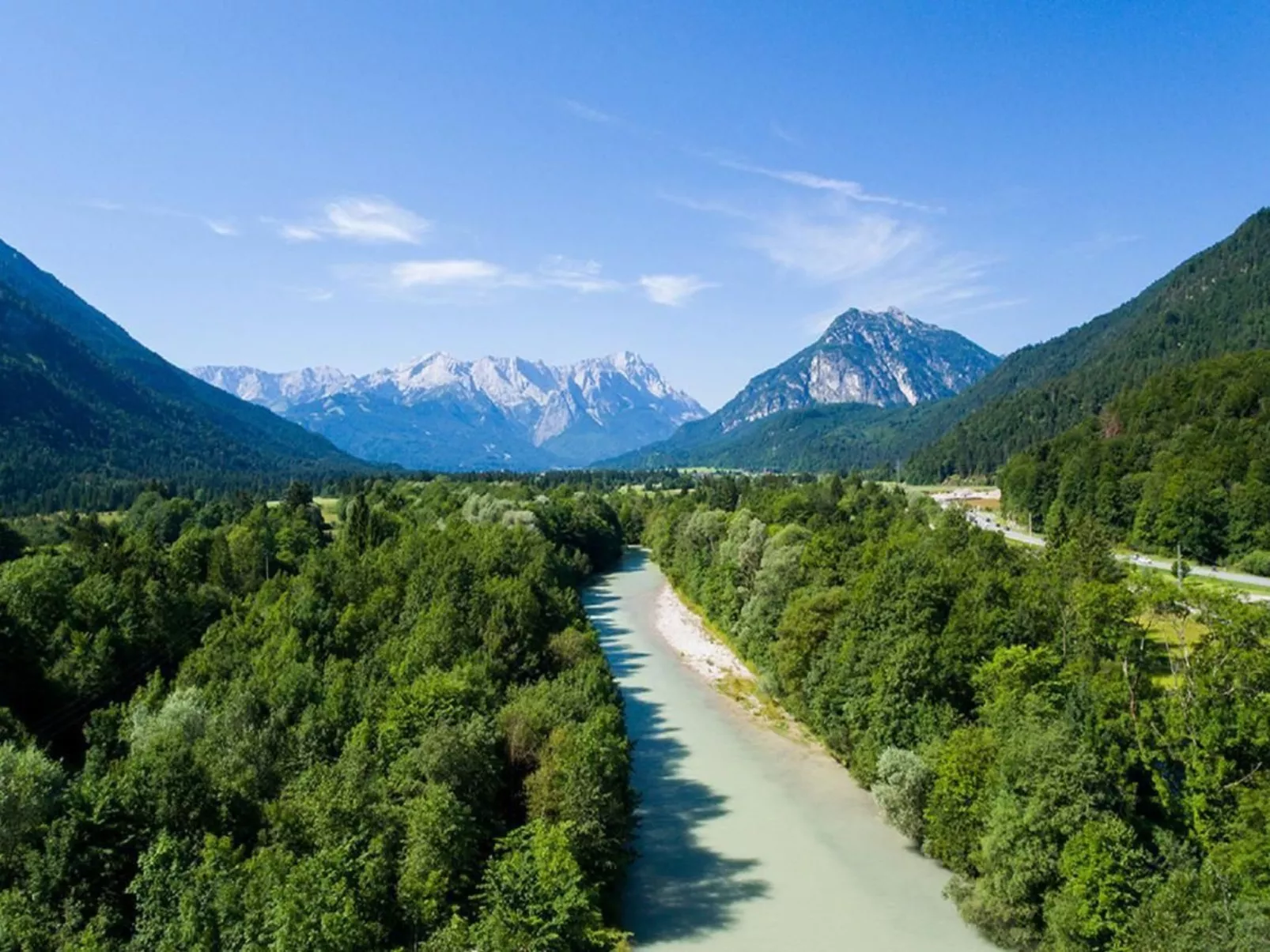 Fewo Zugspitze-Buiten