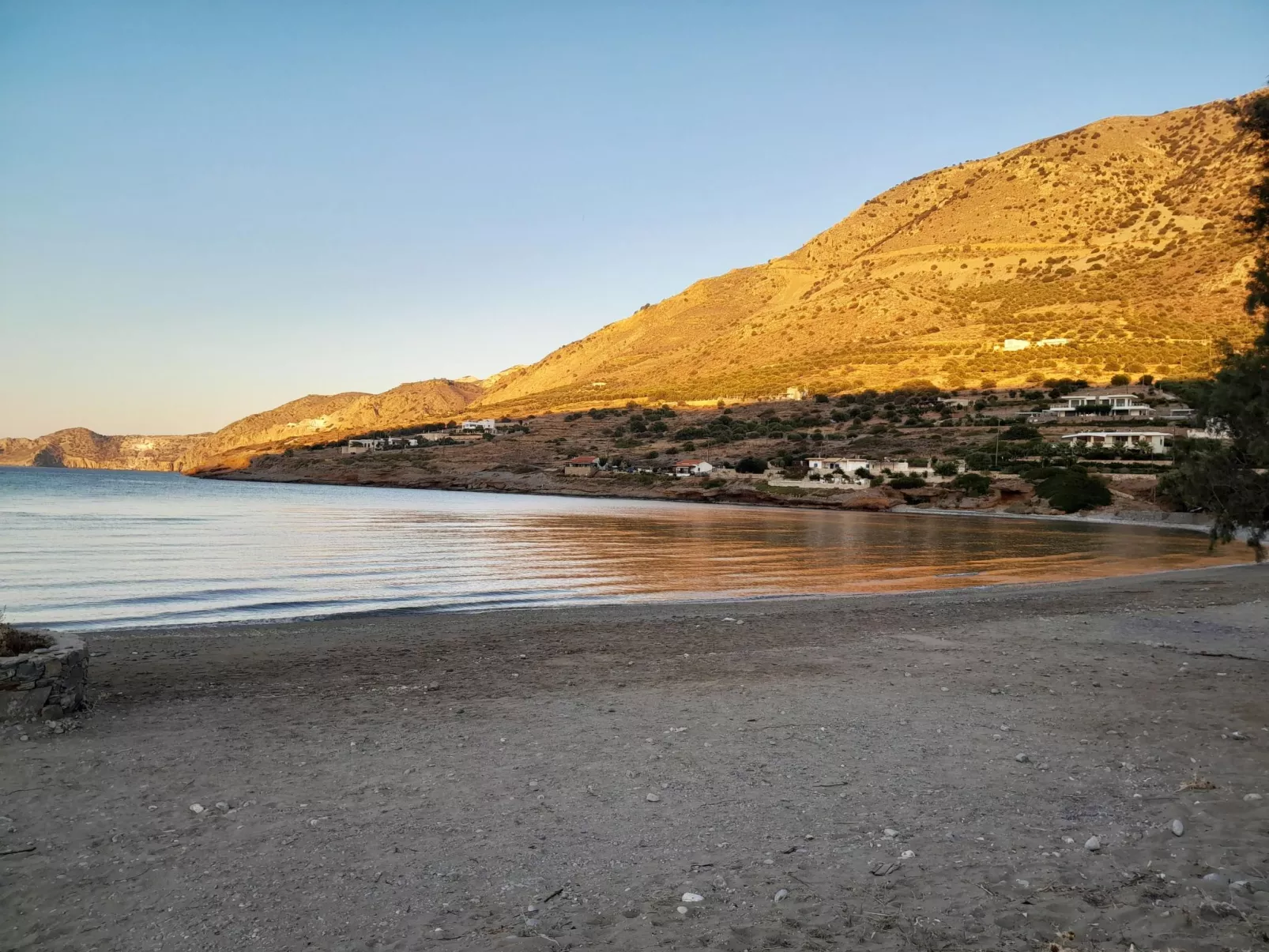 Villa mit Grillplatz und privatem beheiztem Pool-Buiten