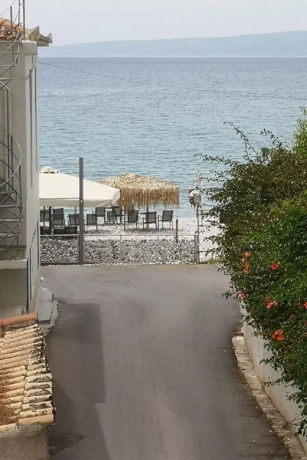 Mit Blick auf das Wasser-Buiten