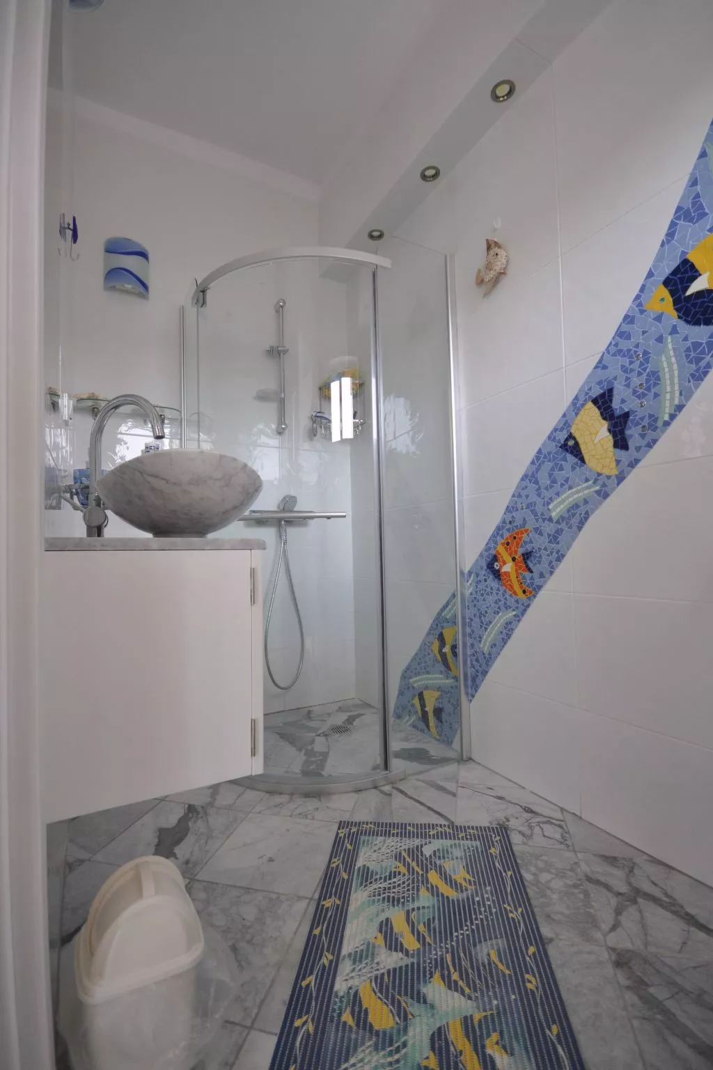 Anwesen "Villa Livadia" mit Infinity-Pool-Binnen