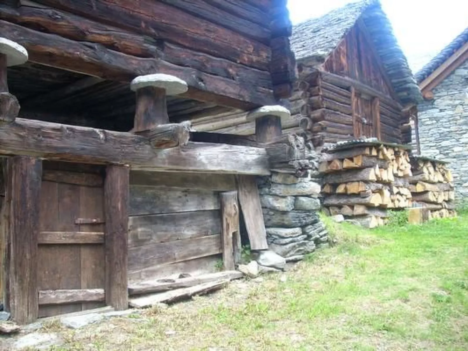 CASA DEL SASSO-Buiten