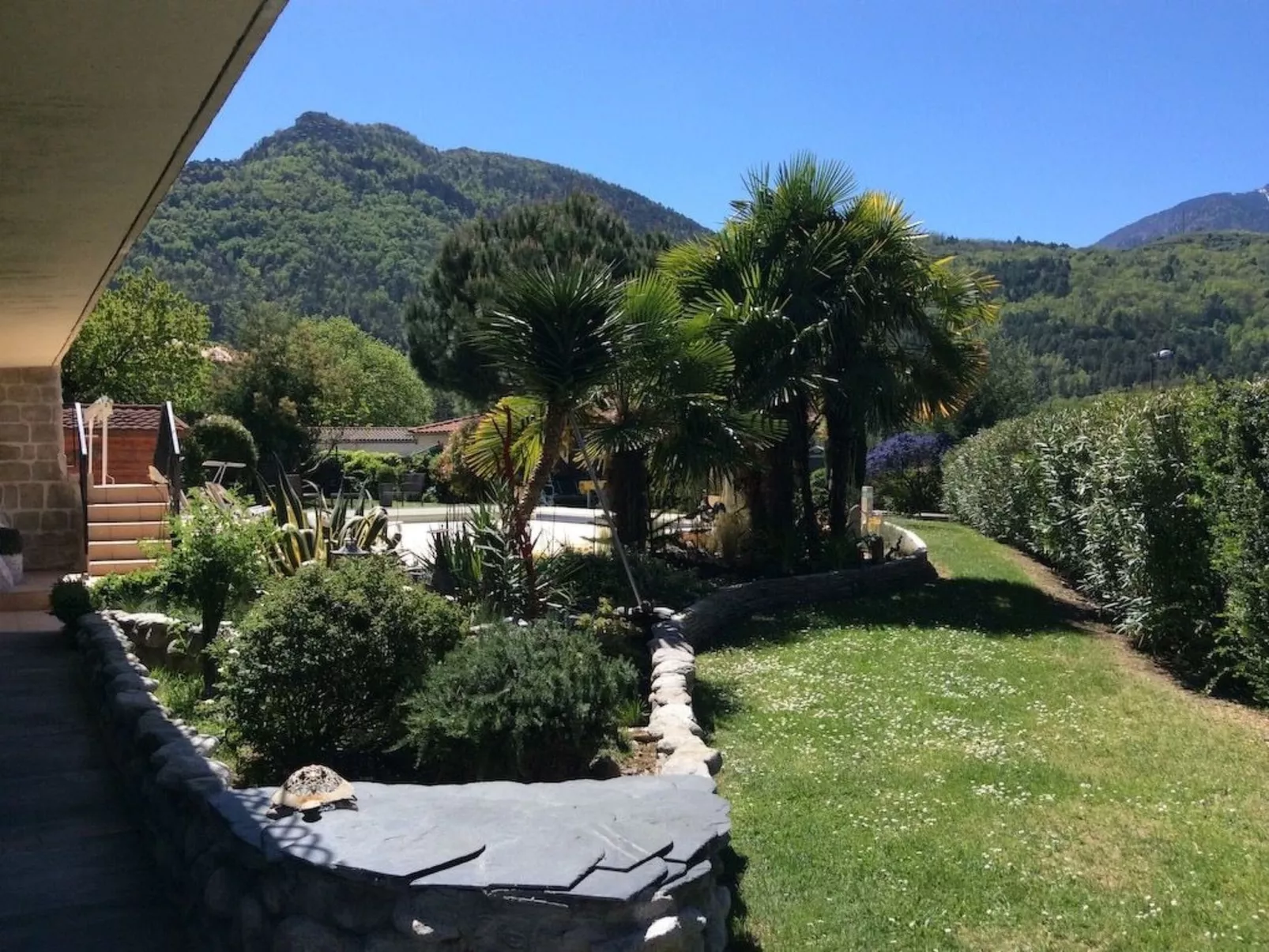 "Villa romaga mit Wallbox-Buiten