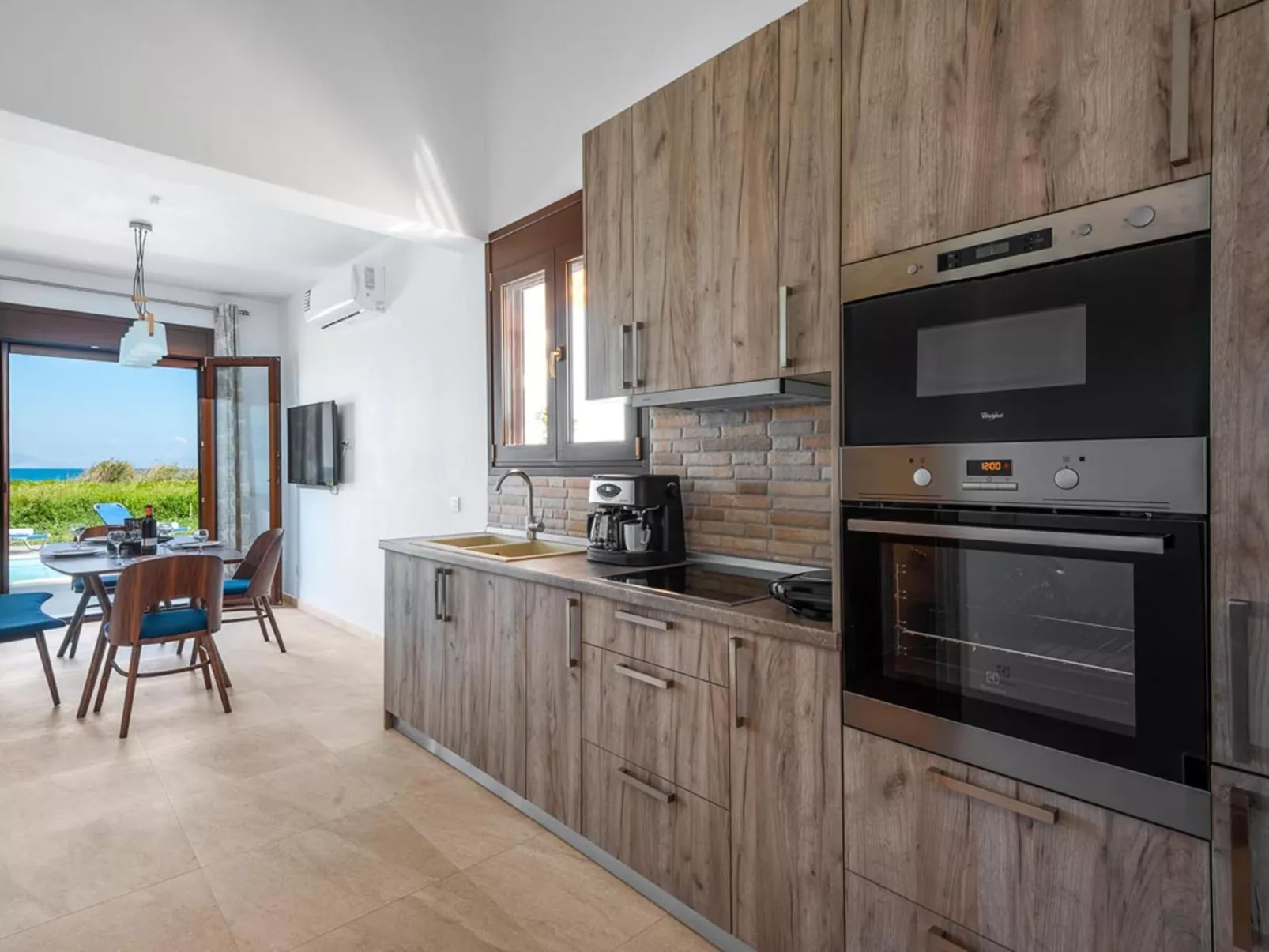 Einzigartige Steinvilla Diagoras-Binnen