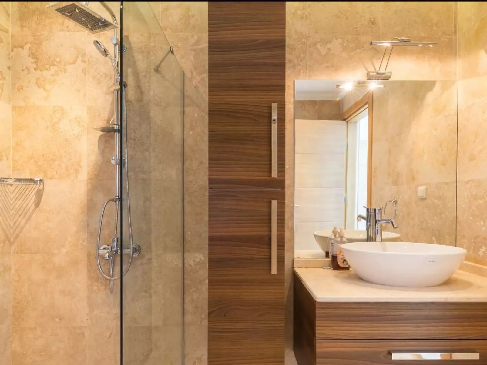 Luxuriöse Villa mit atemberaubendem Meerblick-Binnen