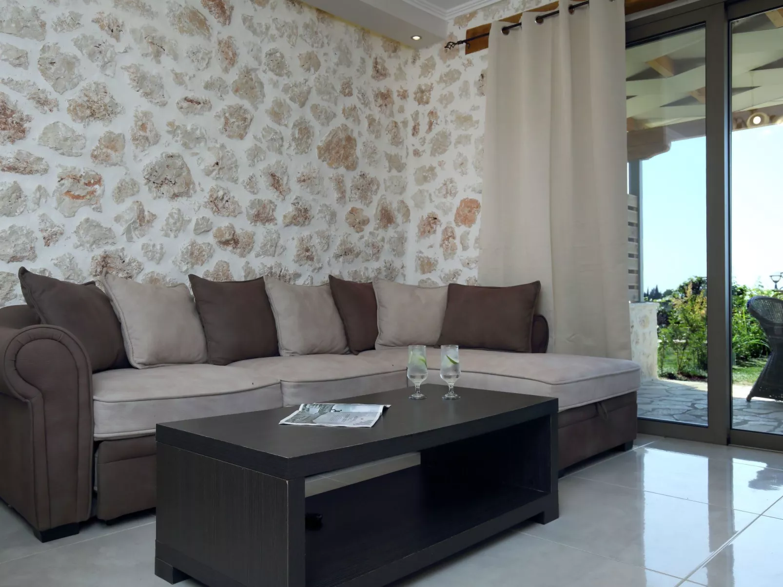 Villa Hrw mit privatem Pool-Binnen