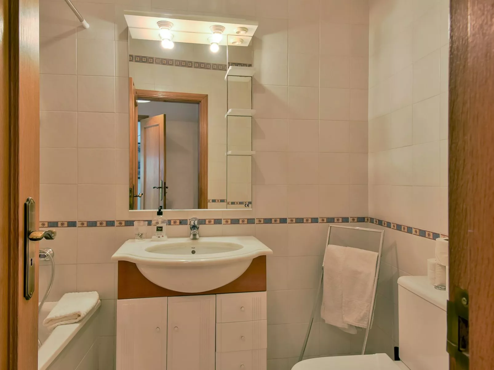 Zentrale Wohnung in Lissabon-Image-tags.info