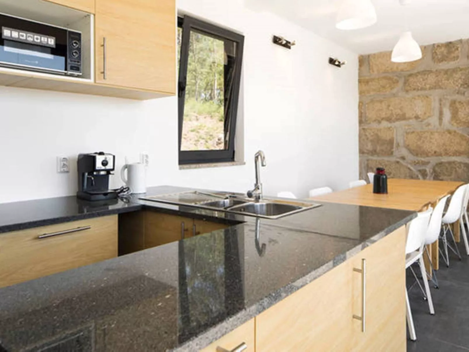 Großes renoviertes Landhaus in Tondela-Binnen