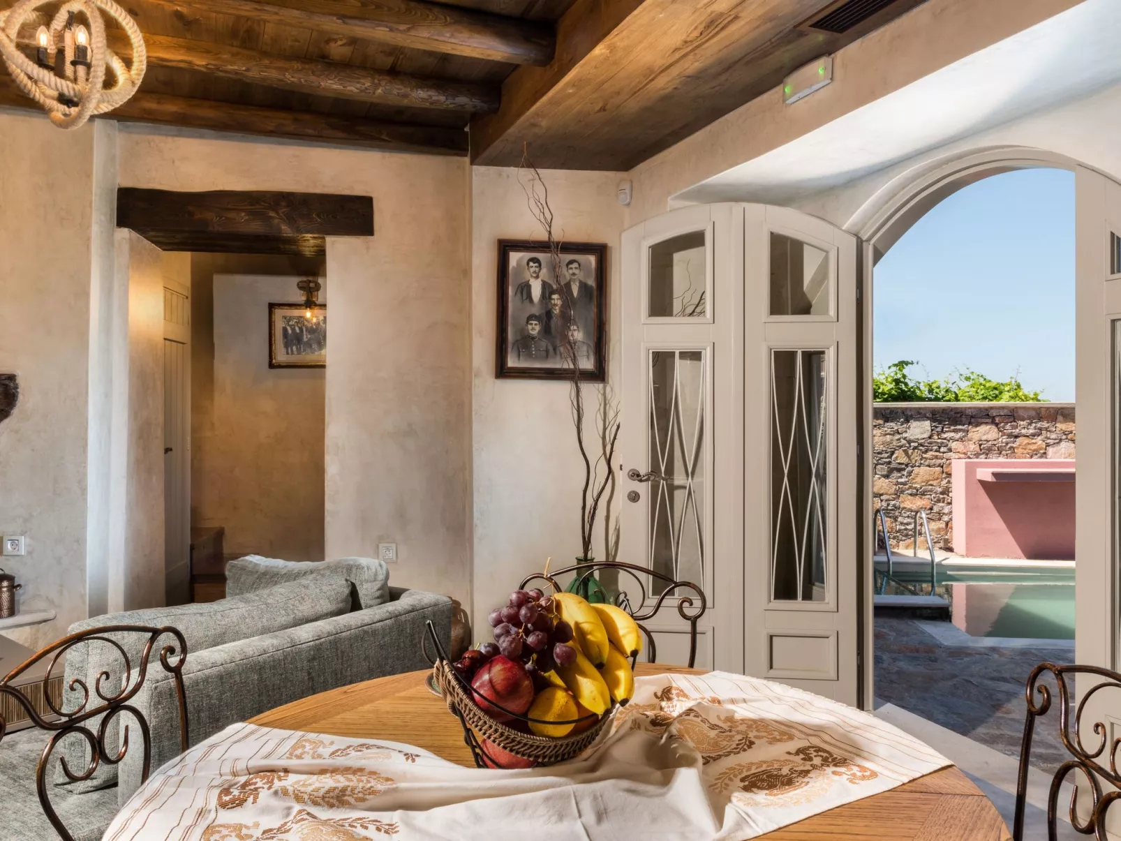 "Liodosifis" mit eigenem Pool-Binnen