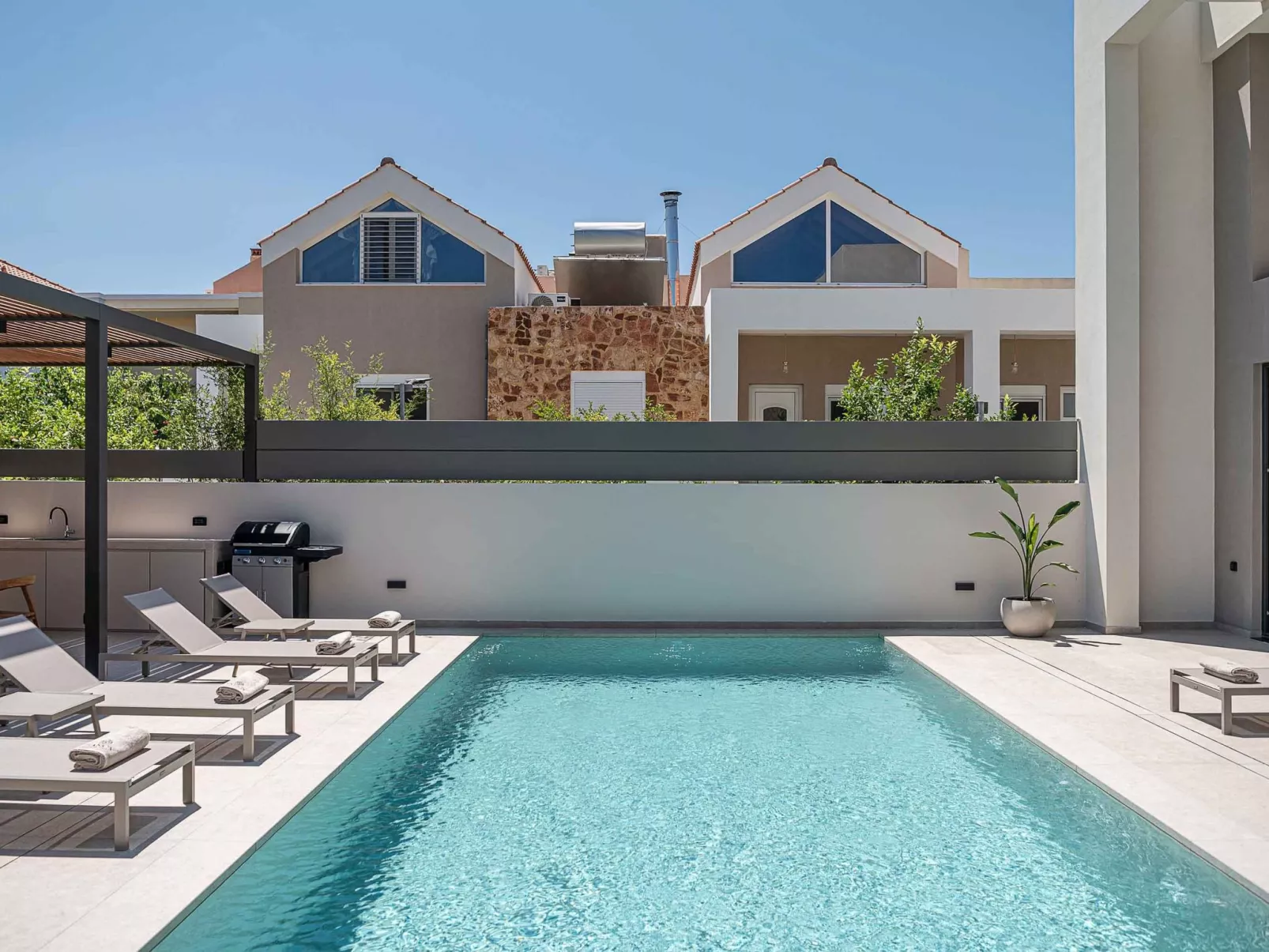 Sancy Luxury Villa-400m Strand, ''Beheizter'' Pool, Fitnessraum-Buiten