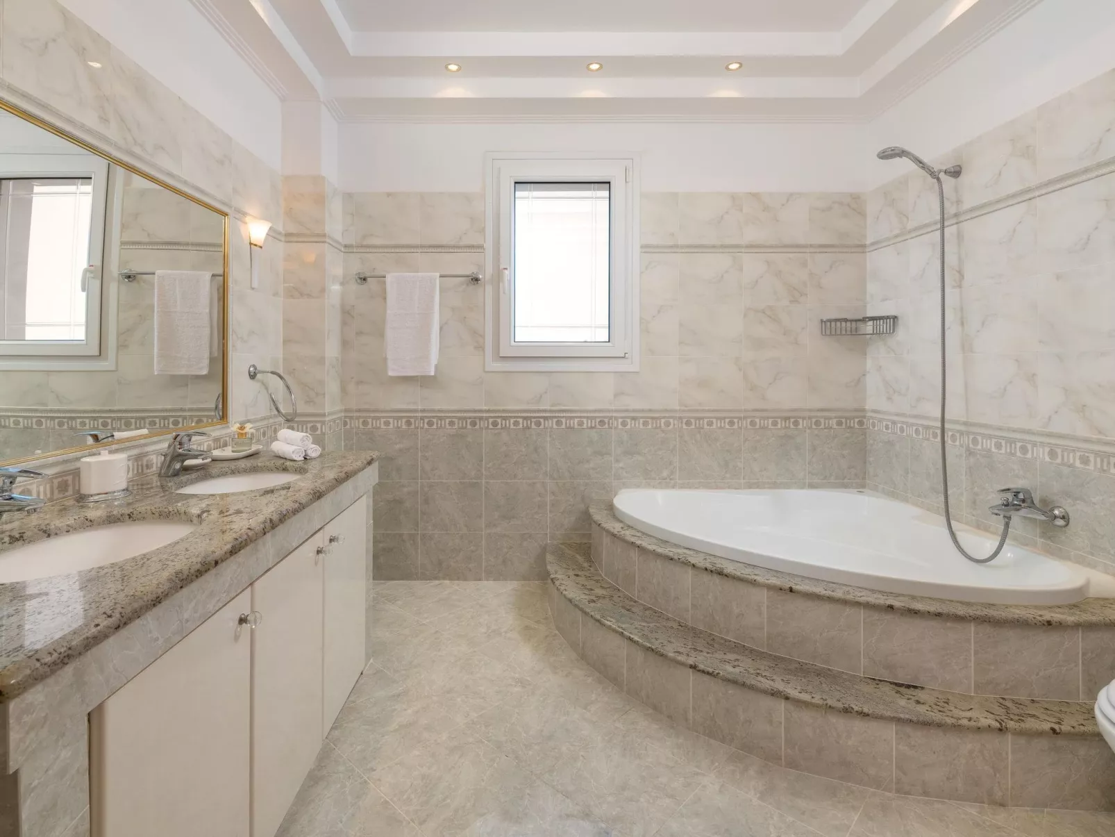 Villa Kamos in Archangelos-Binnen