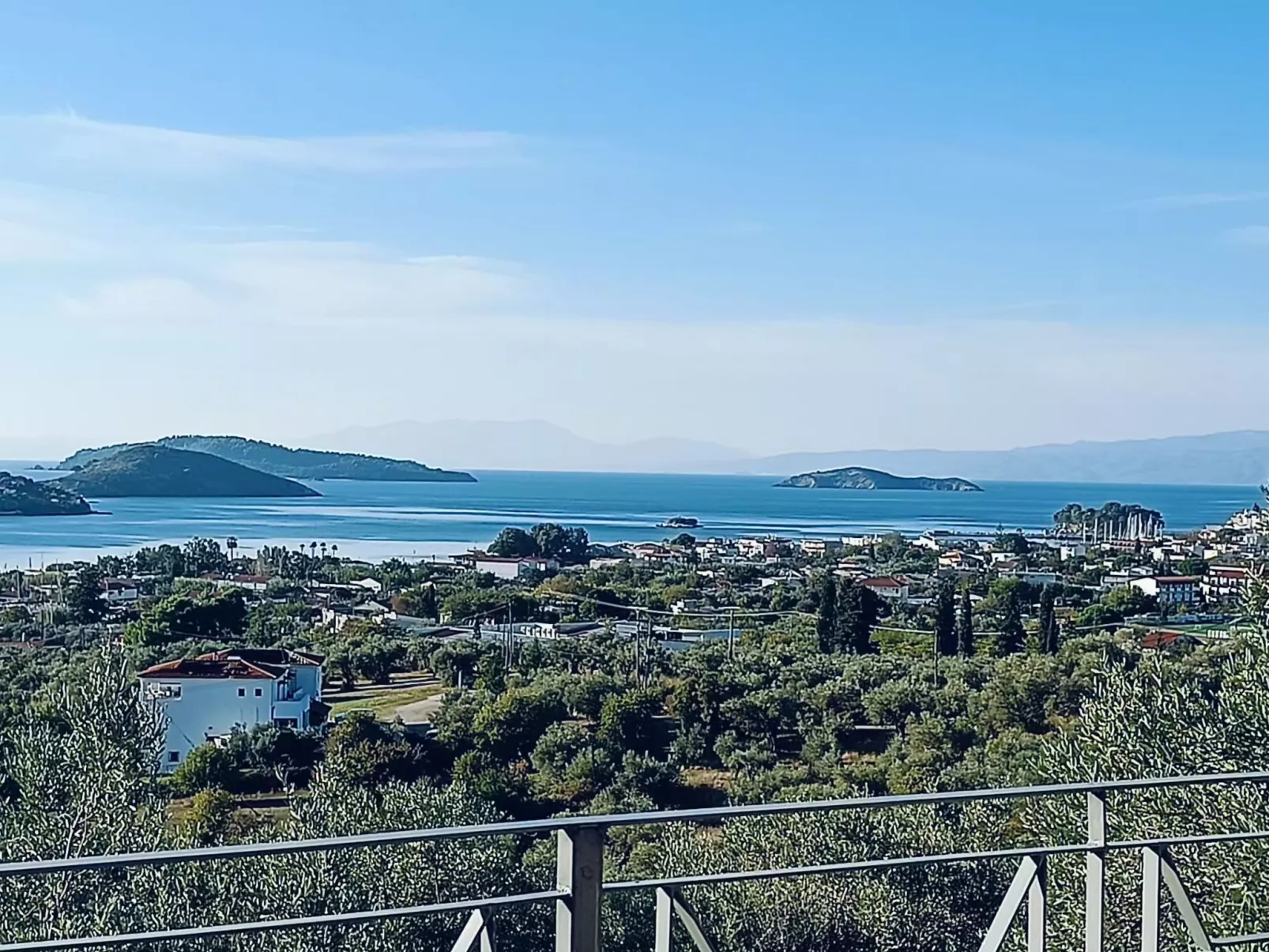 SkyFrame Villa mit atemberaubendem Blick auf das Meer...-Image-tags.info