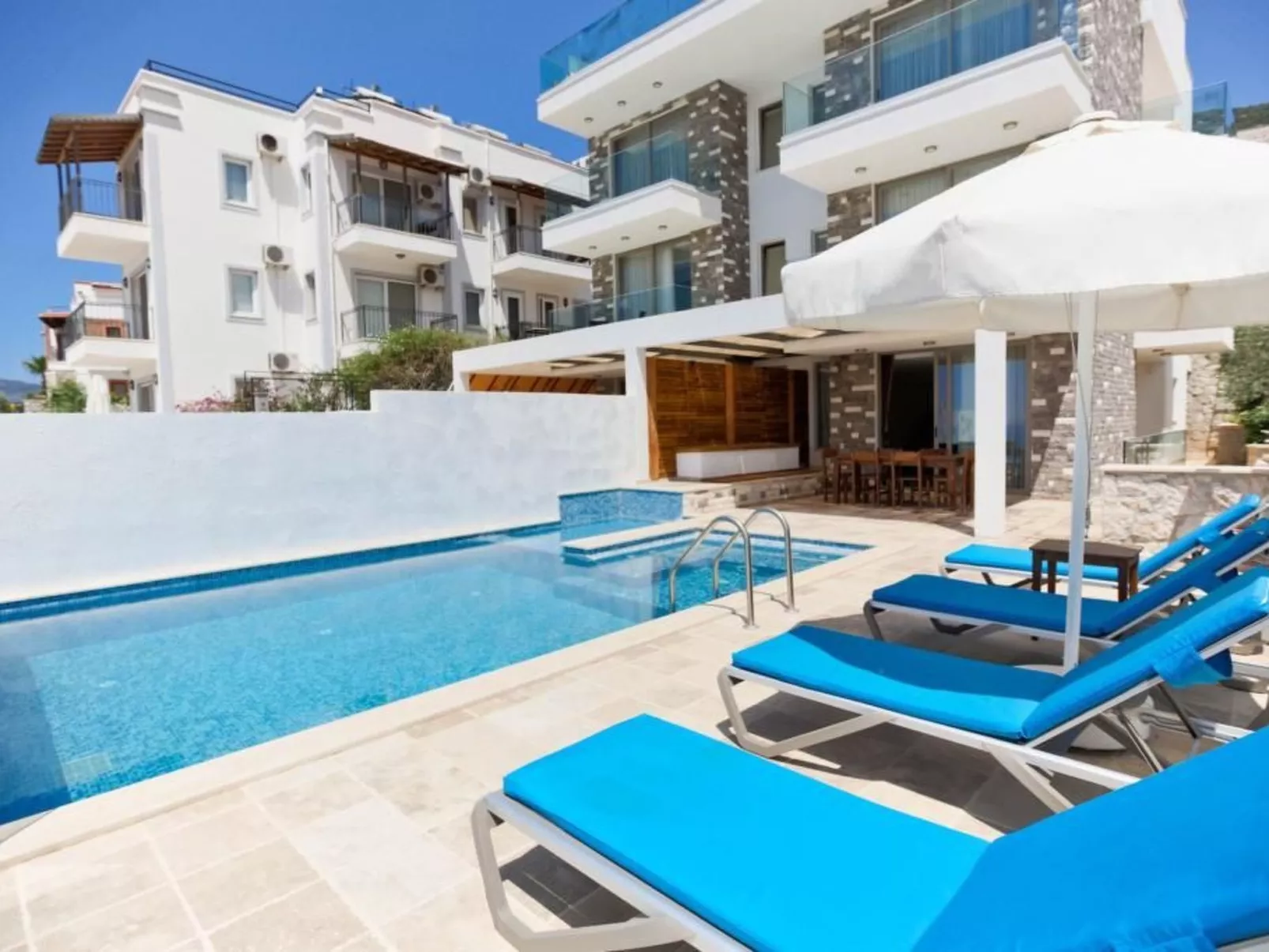 Villa Pool 2 mit Meerblick-Image-tags.info