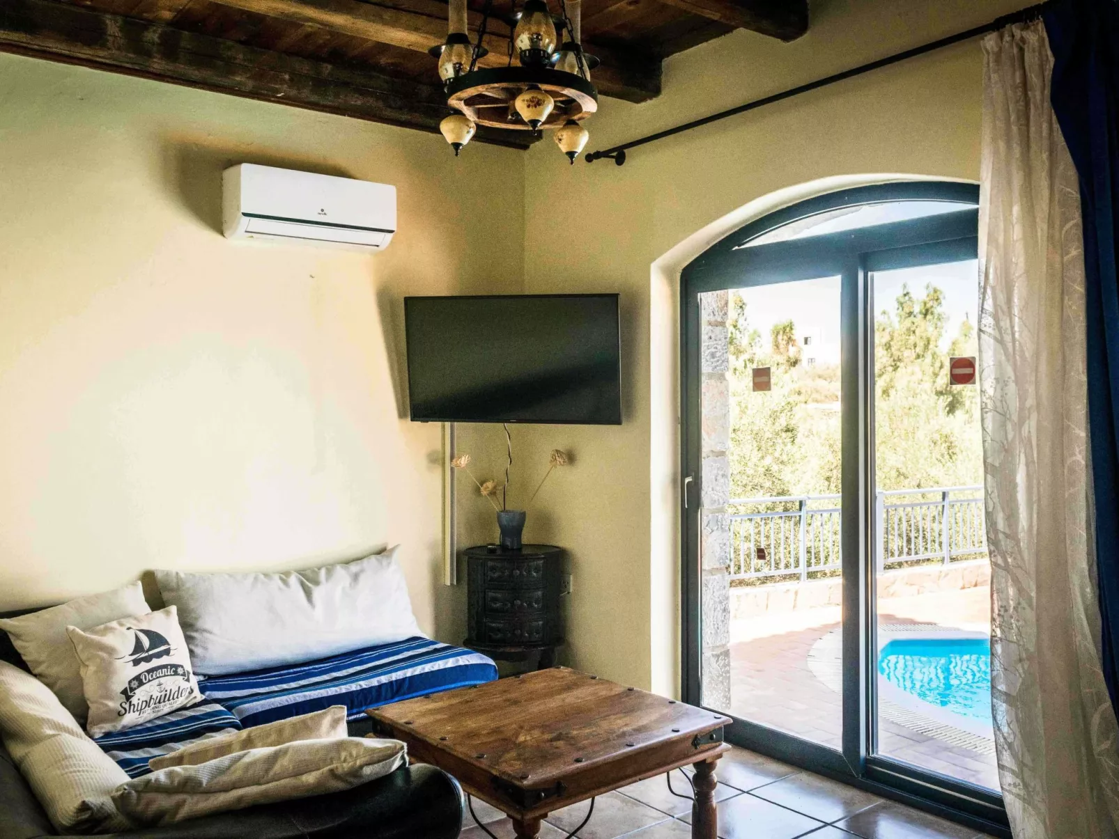 Niriides Villas_ Thetis_ 3-Schlafzimmer privater Pool