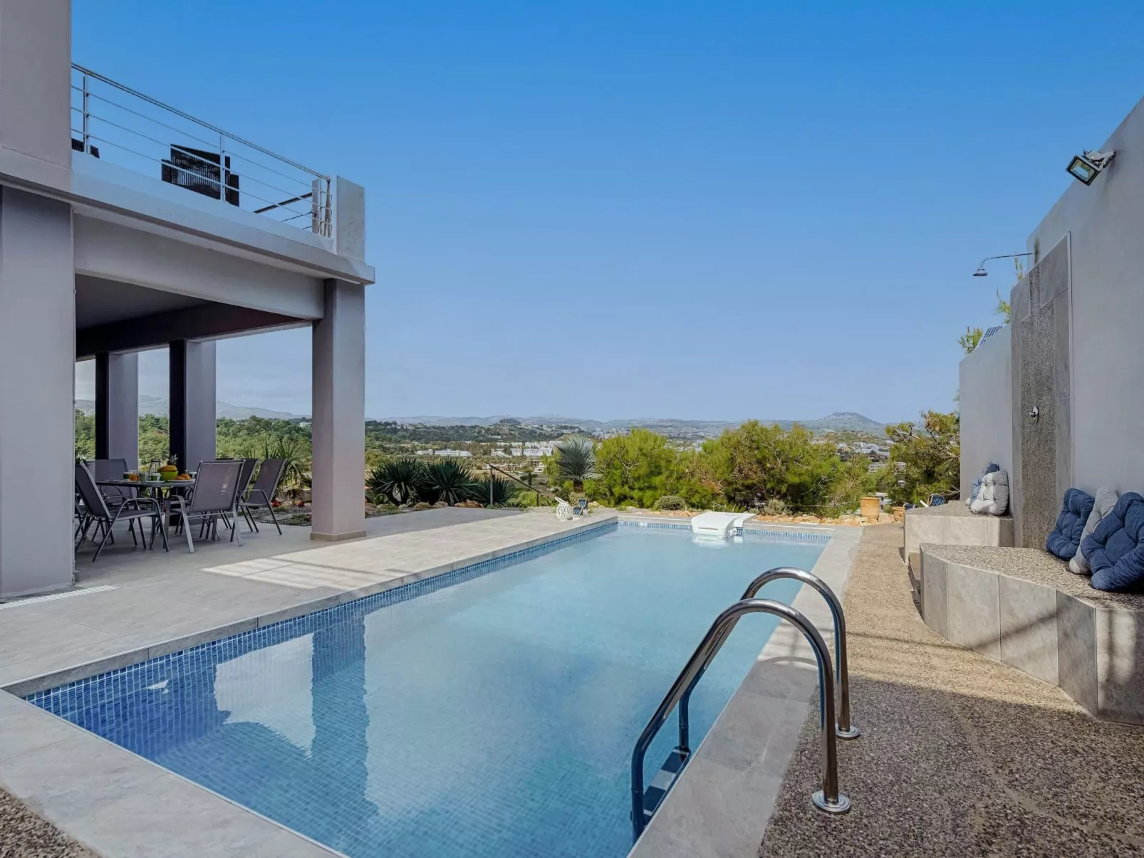 Villa Articiano mit Whirlpool und herrlicher Aussicht-Buiten
