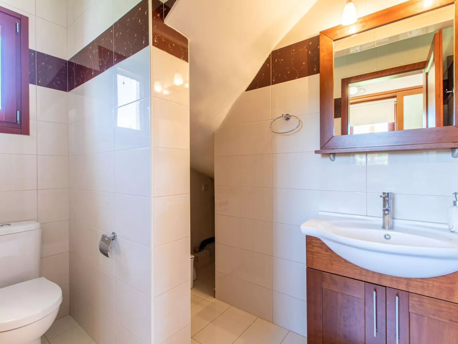 Cold Crest Haus-Image-tags.info