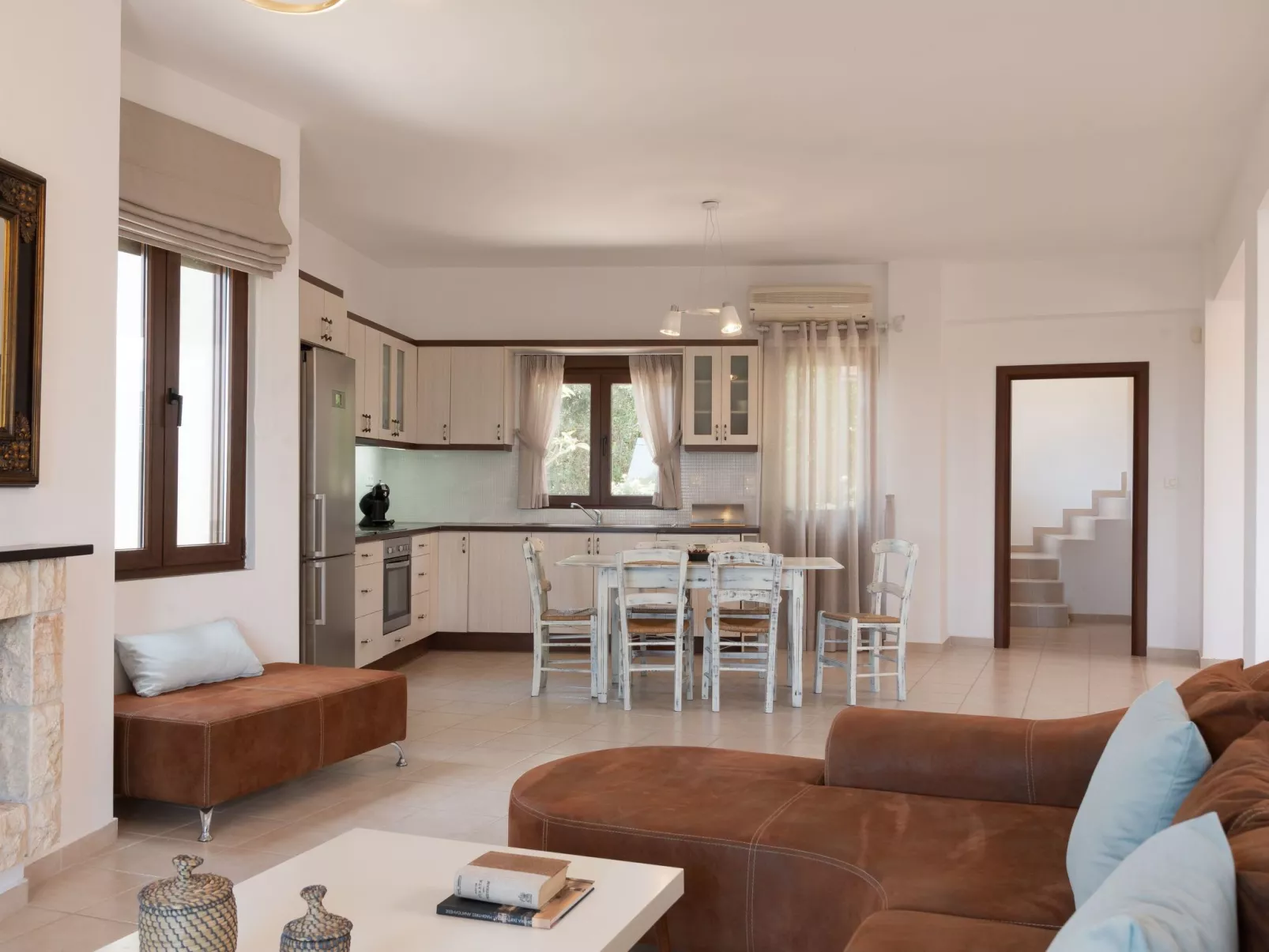 Ferienvilla "Rousa" mit Bergblick-Binnen