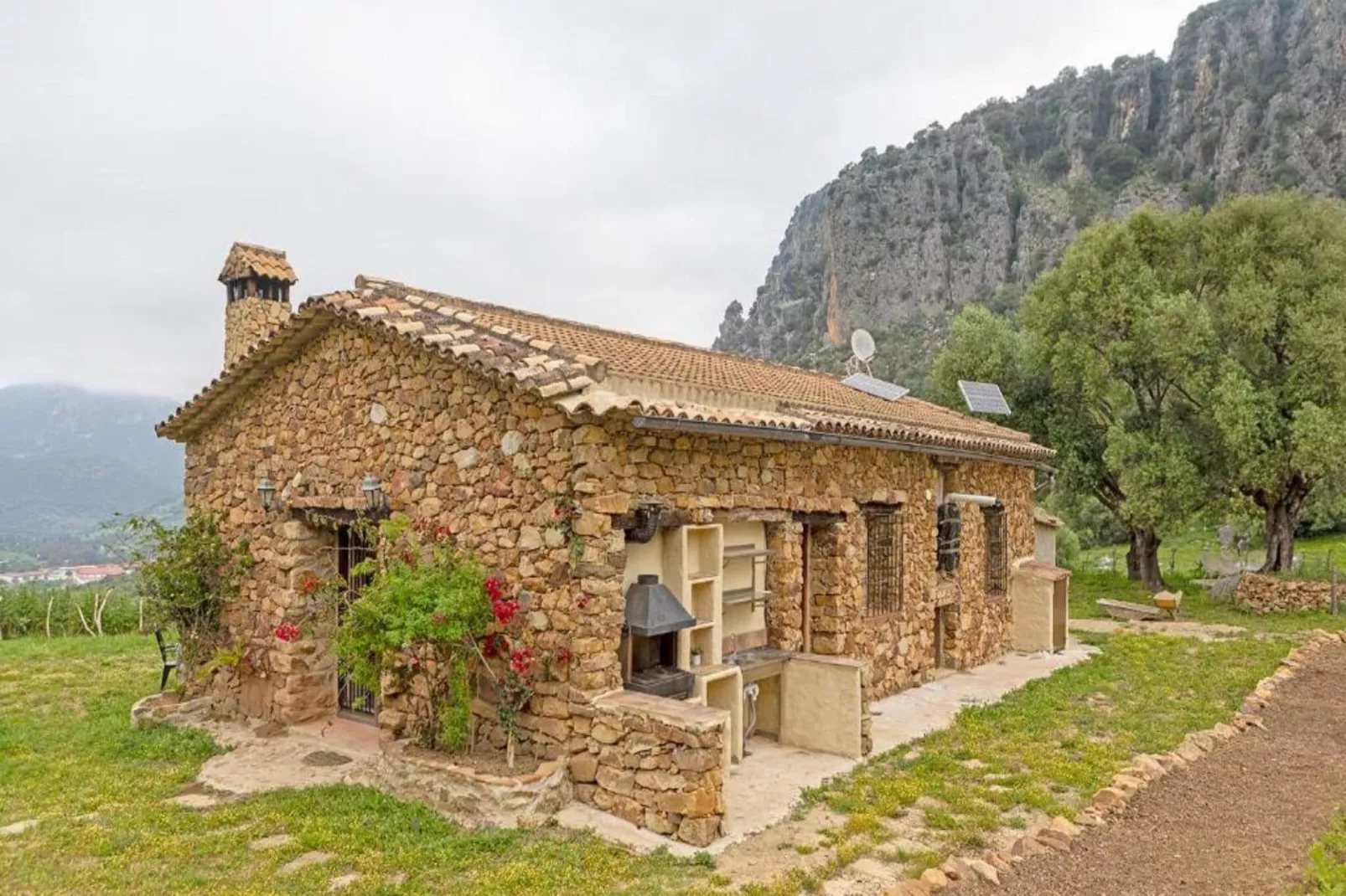 Casa El Garciago-Buitenkant zomer