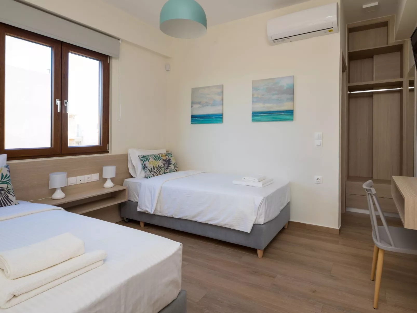 Haus in Agia Marina mit Außenpool-Image-tags.info