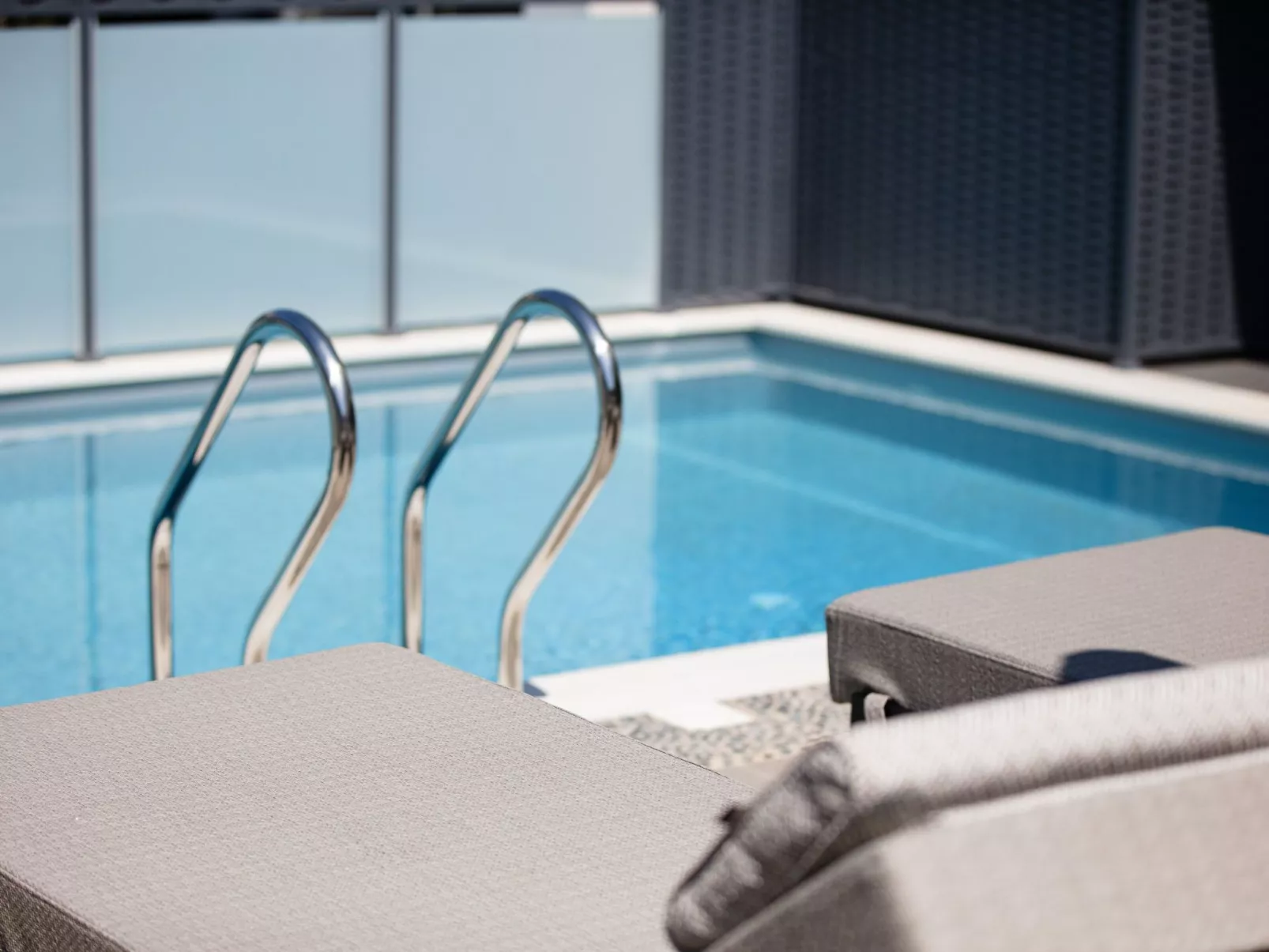 VillAgioi Villa II 2-BR Pool Villa, zu Fuß zum Strand-Buiten