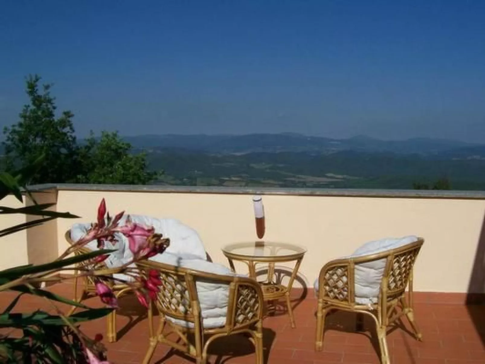 'Horizons' mit Schwimmbad-Buiten