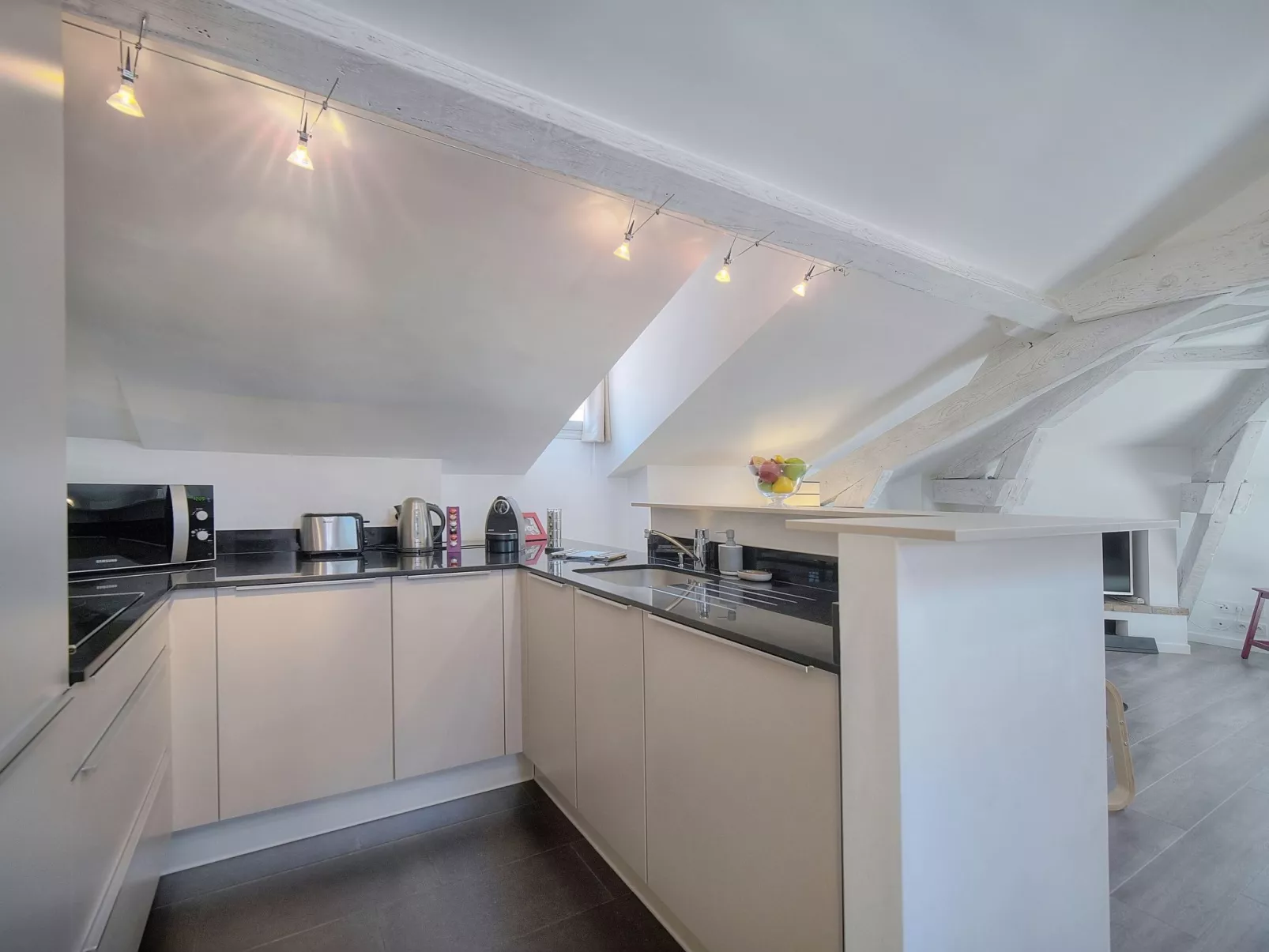 Loftartige Wohnung in ruhiger Lage in Cannes-Binnen