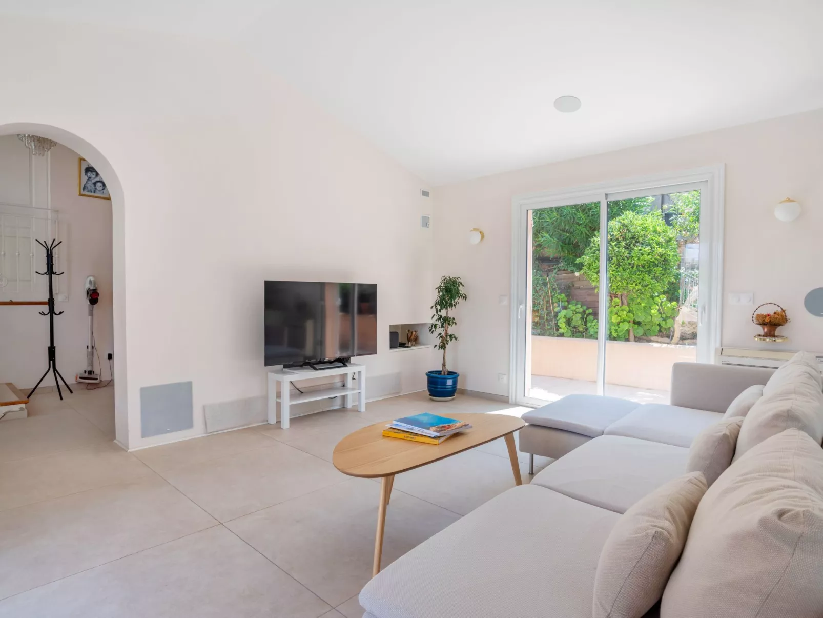 "Villa Cypangha"-Binnen