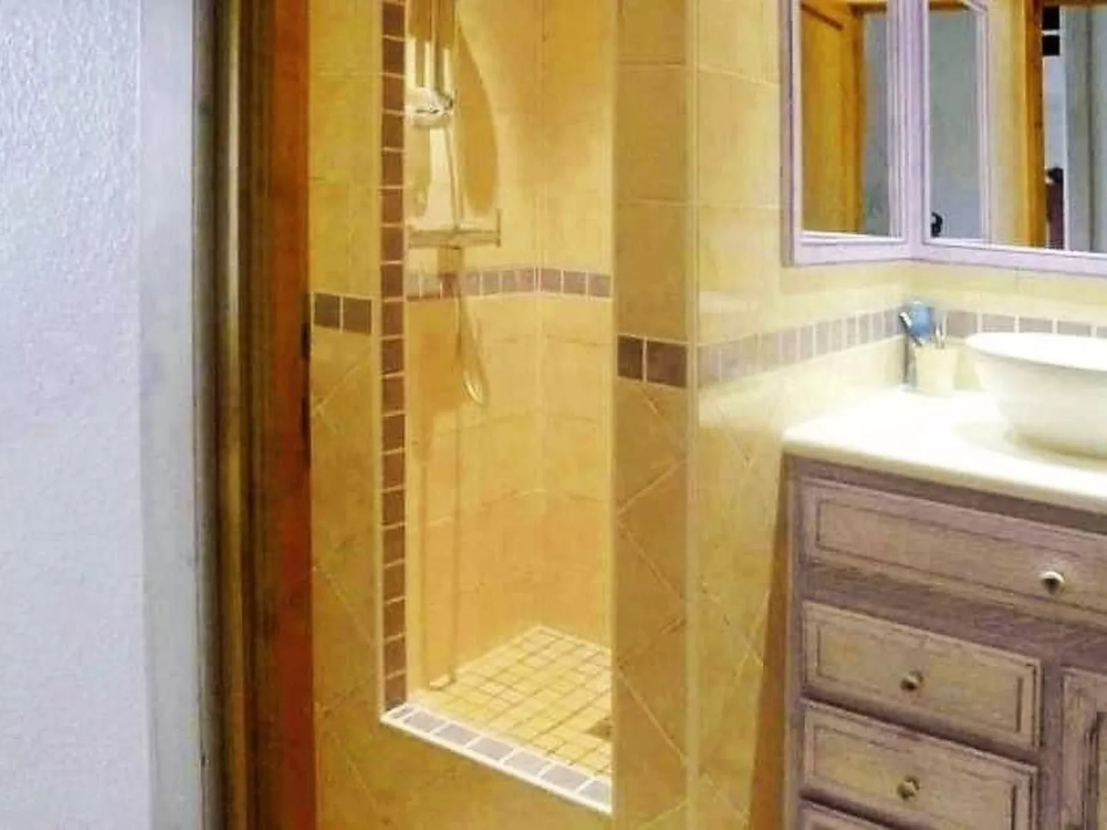 "La petite maison Maximoise" (Das kleine Haus Maximoise)-Image-tags.info