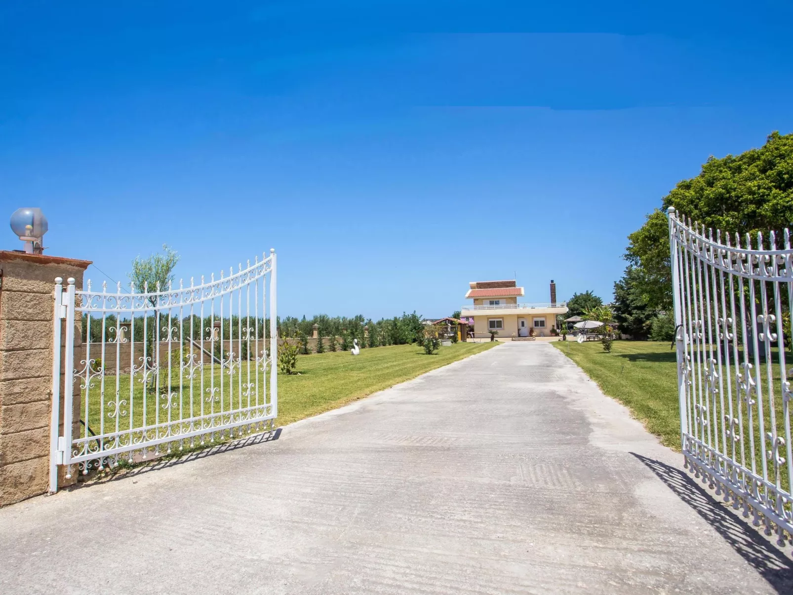 Villa "Laylande House" mit Bergblick-Image-tags.info