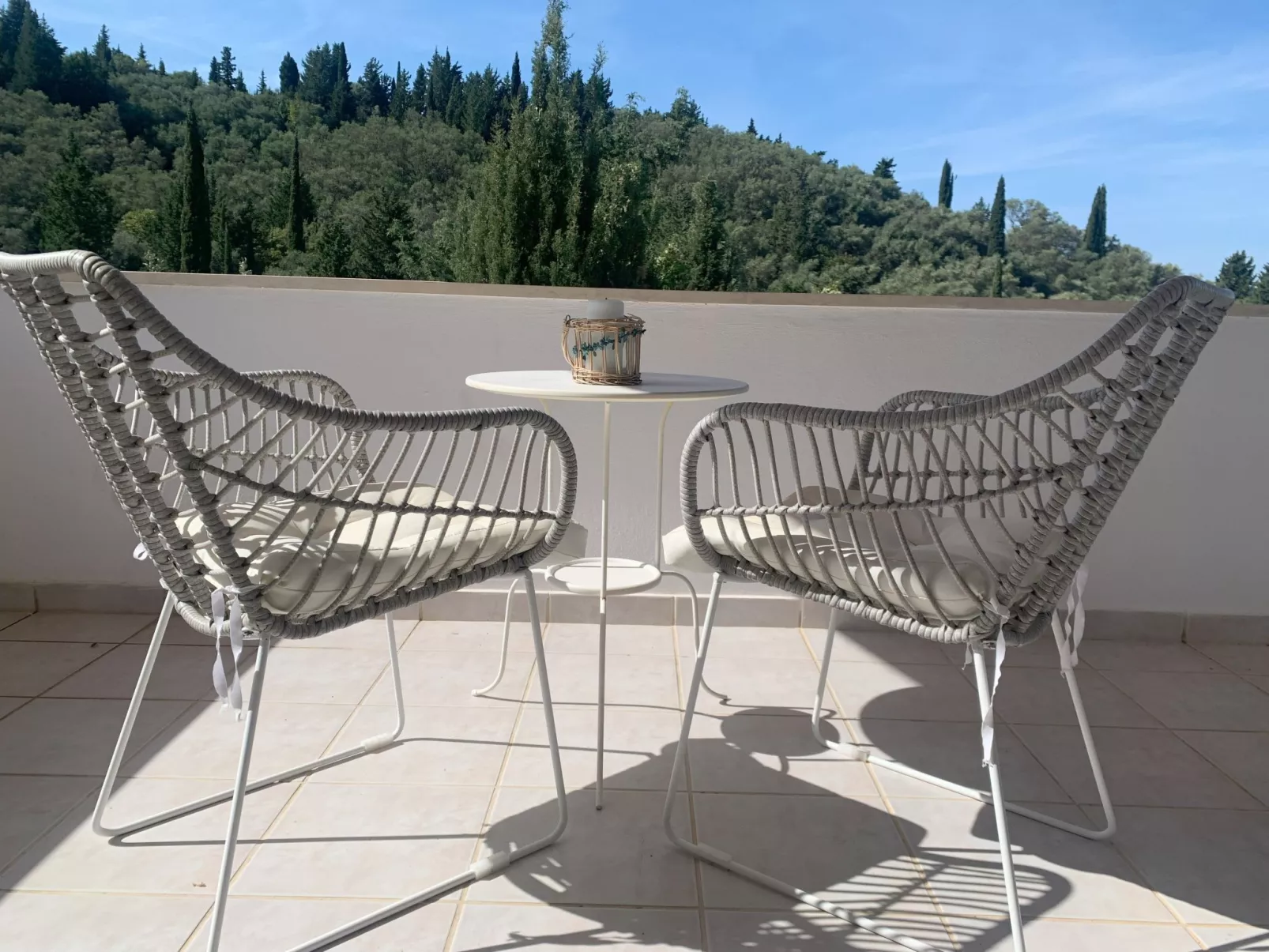 Ferienvilla mit Garten, Grill und Terrasse-Buiten