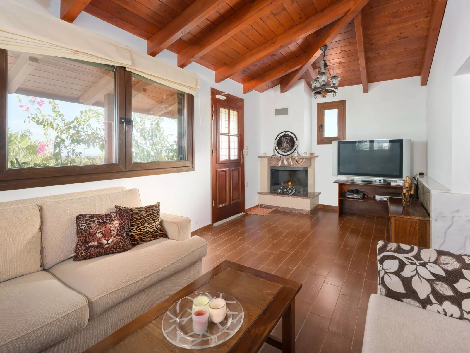 In Notia Rodos mit privatem Garten-Binnen