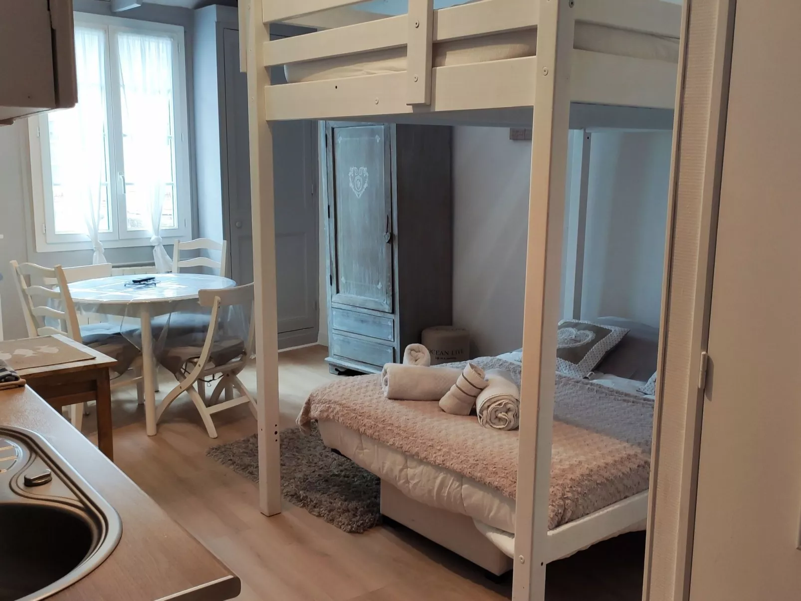 Joli studio pour 2 personnes-Binnen