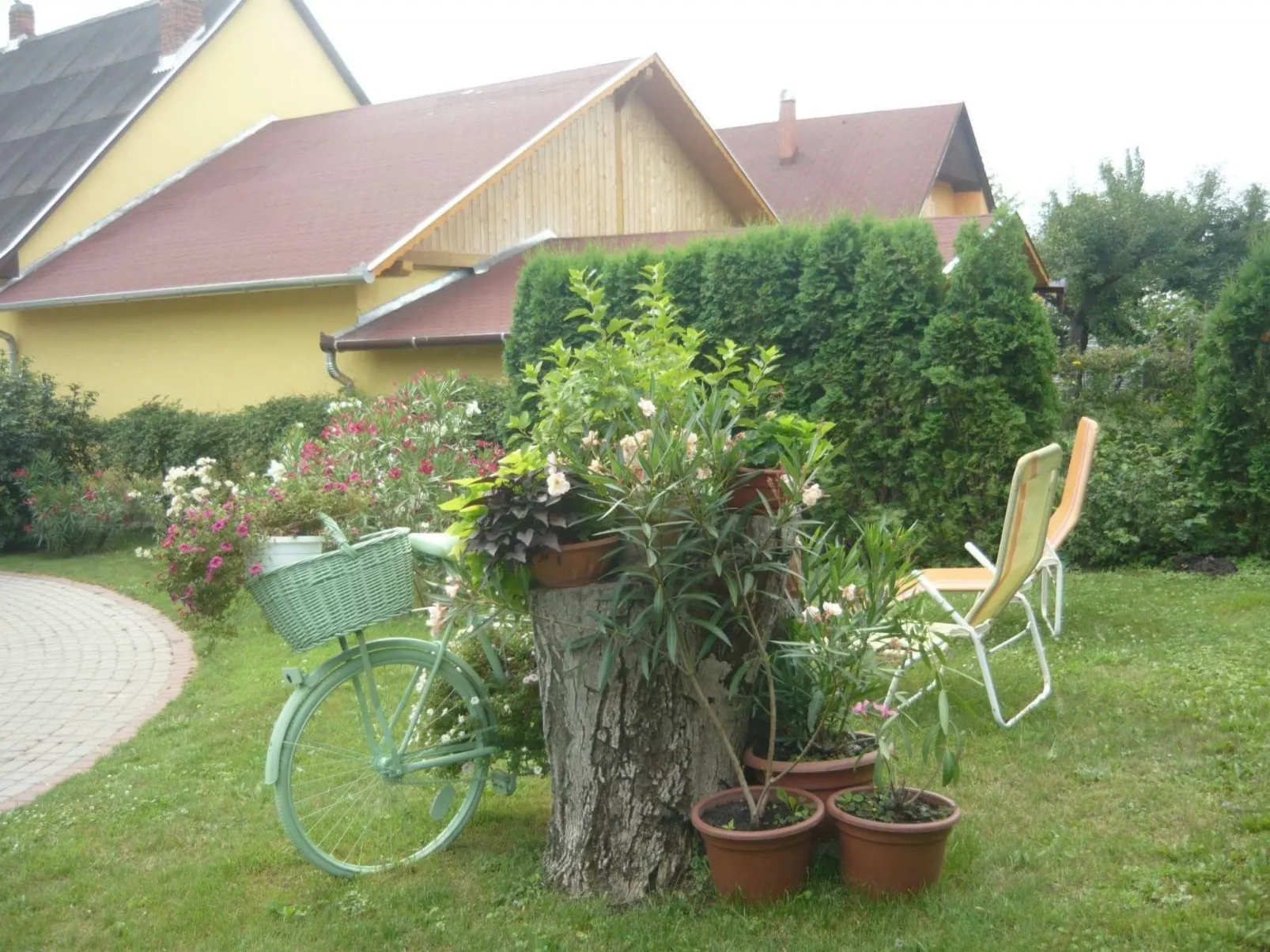 Appartement in Fonyód mit Schönem Garten-Buiten