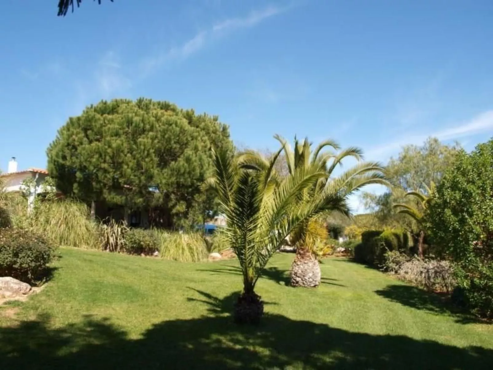 Mit Terrasse und Gemeinschaftspool-Buiten